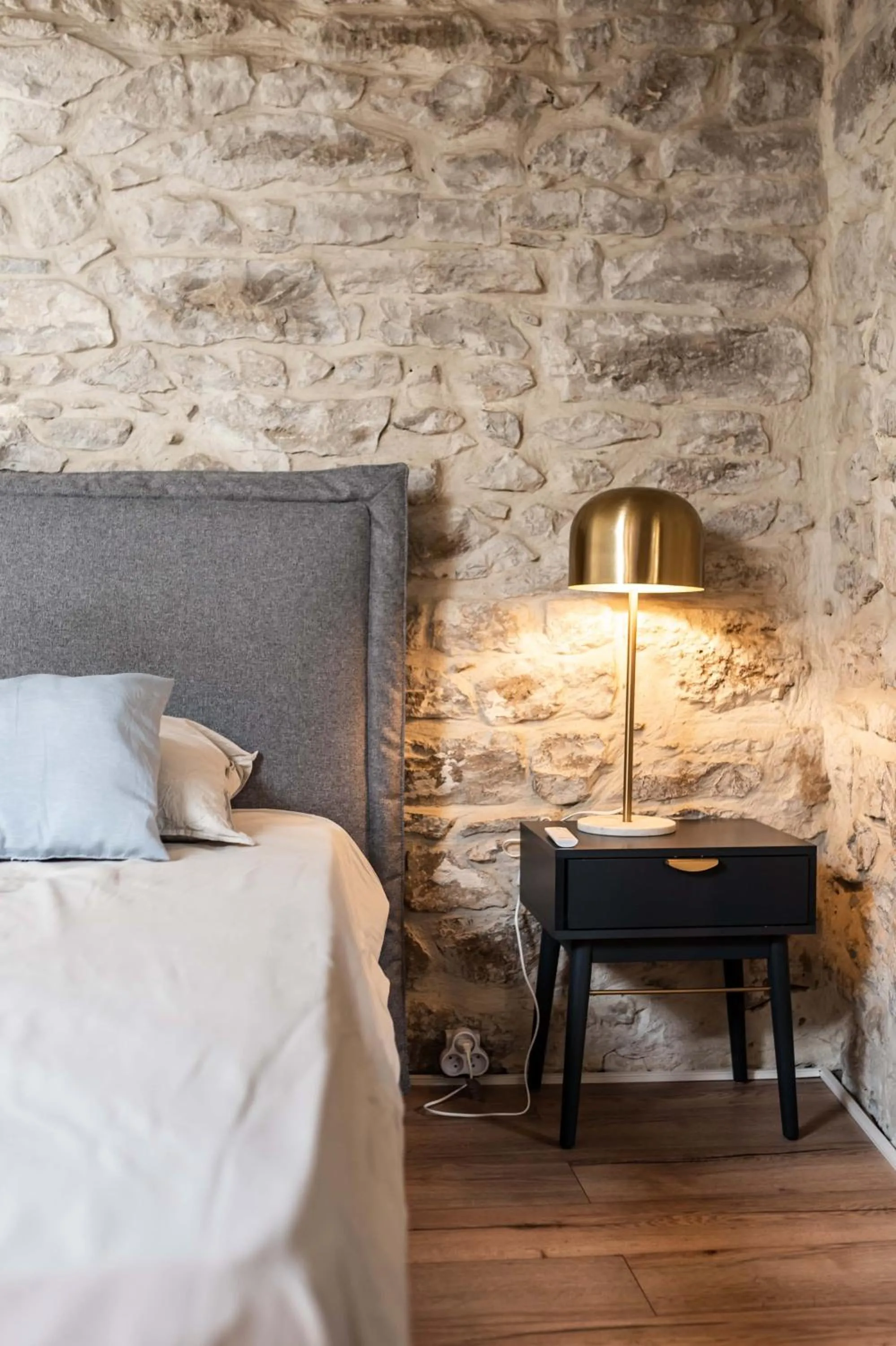 Bed in Duplex à 2 min des arènes et de la maison carrée