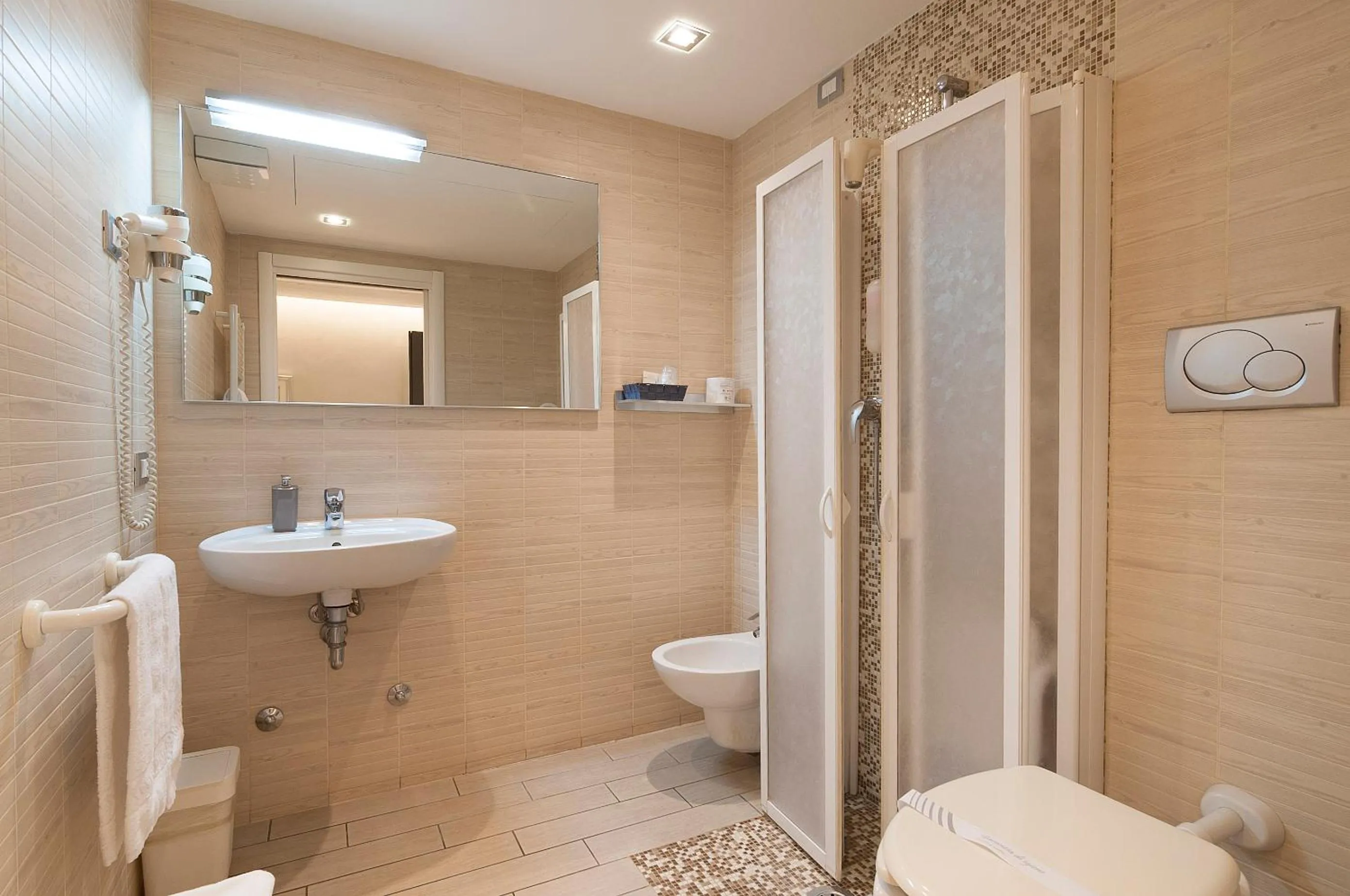 Bathroom in Hotel Fontana Verona