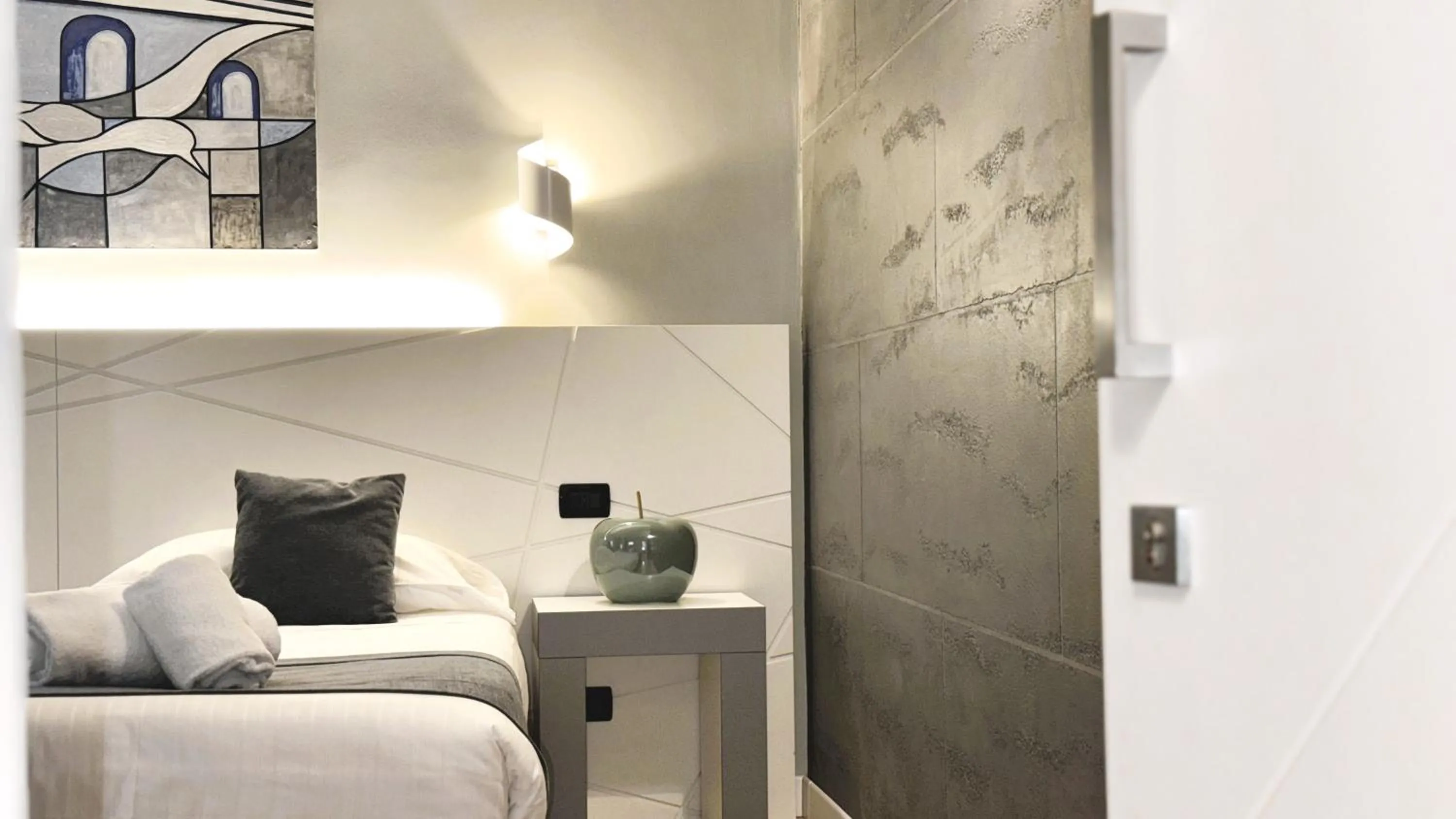 Decorative detail, Bed in Hotel Fontana Verona