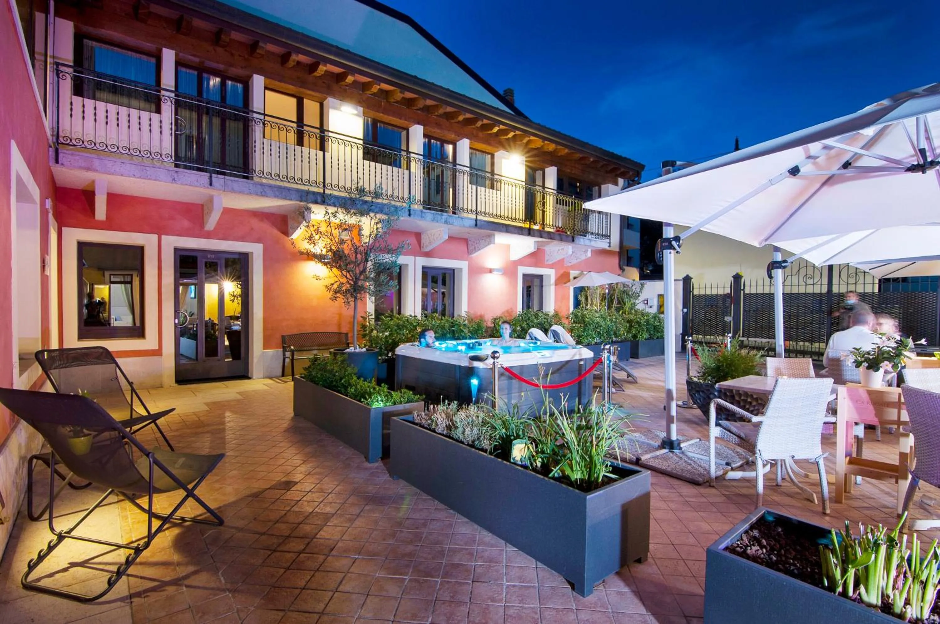 Property building in Hotel Fontana Verona