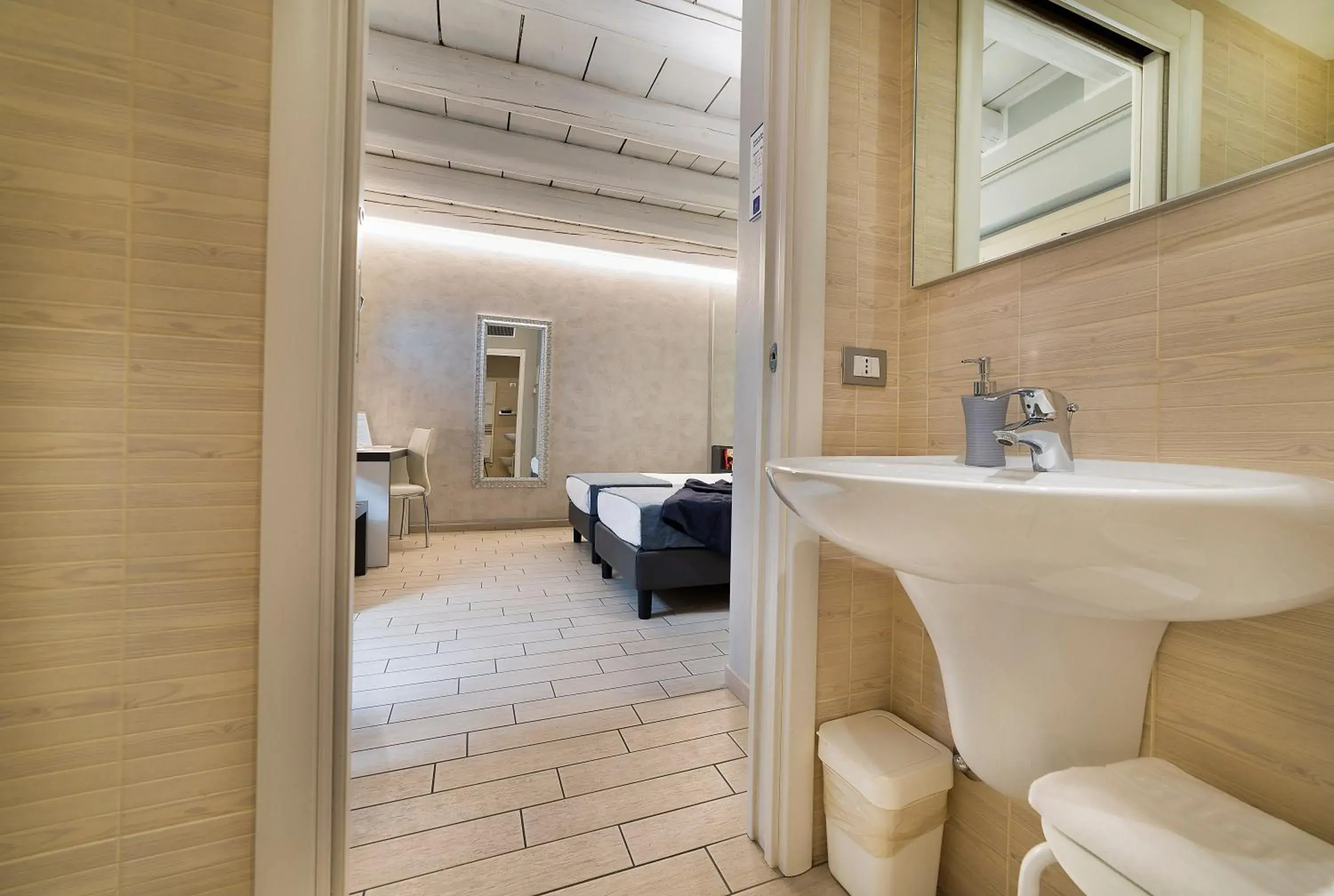 Twin Room - single occupancy - Annex in Hotel Fontana Verona Twin Room - single occupancy - Annex in Hotel Fontana Verona