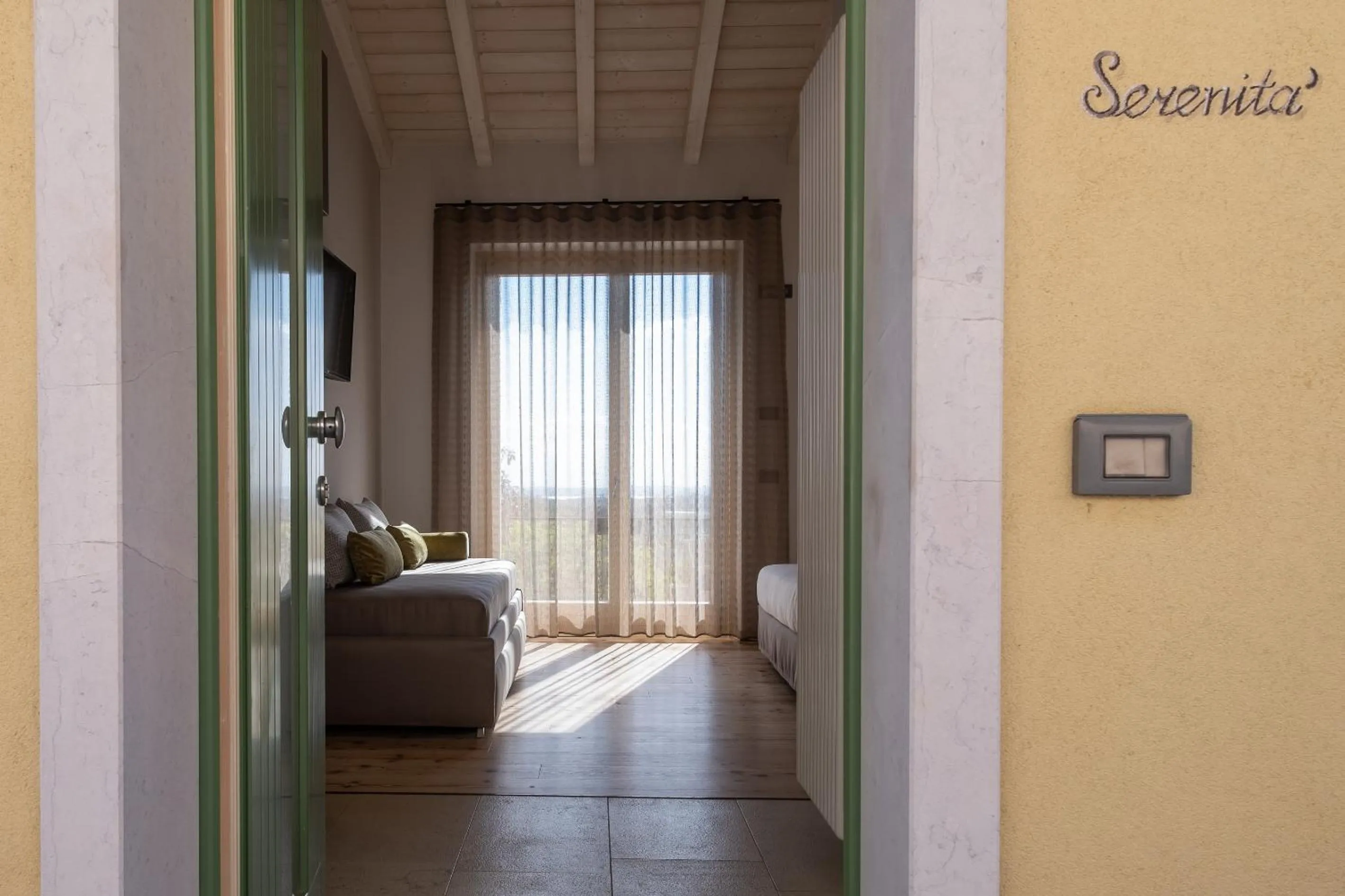 Lake view in La Cipressina B&B