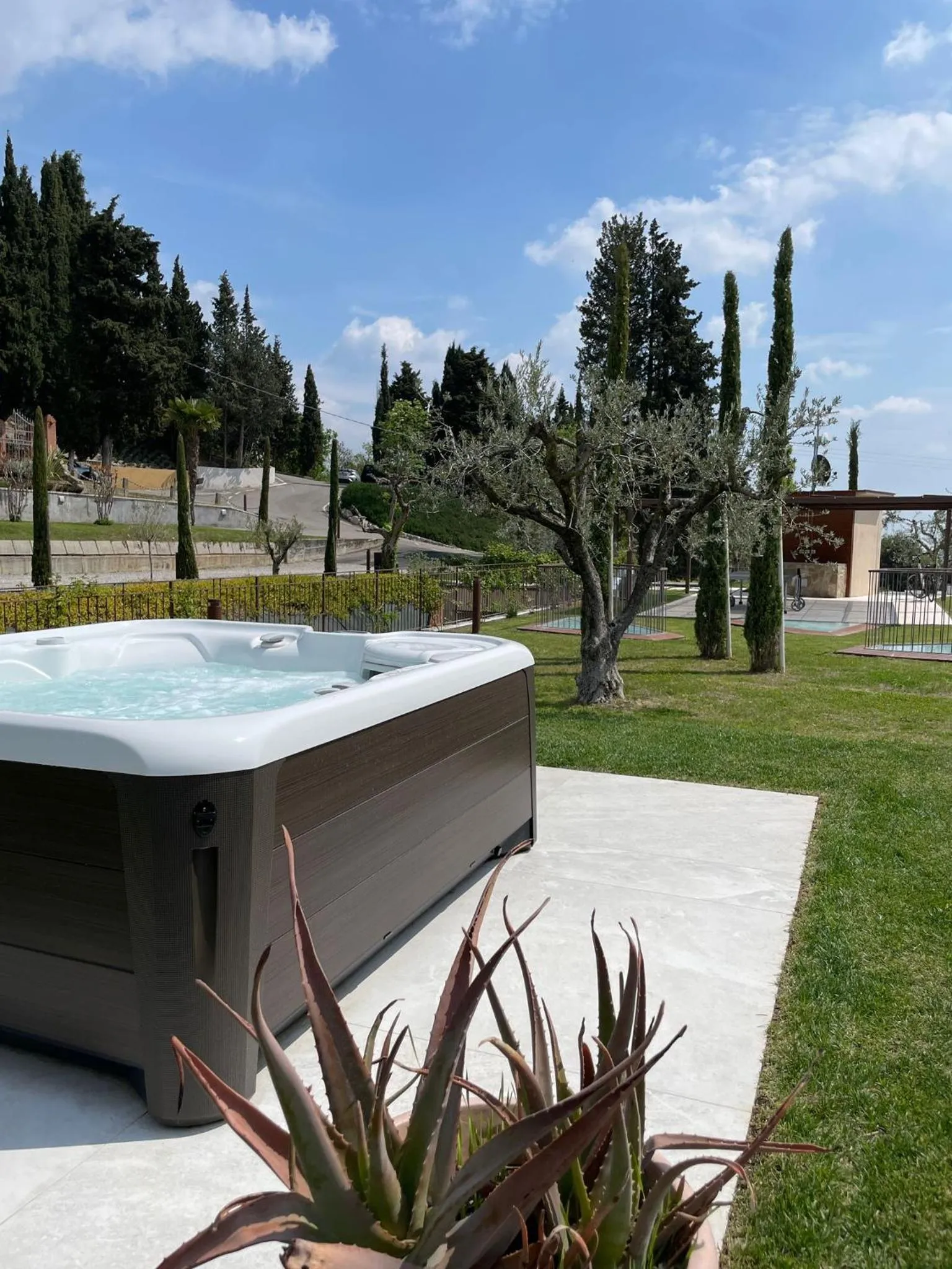Hot Tub in La Cipressina B&B