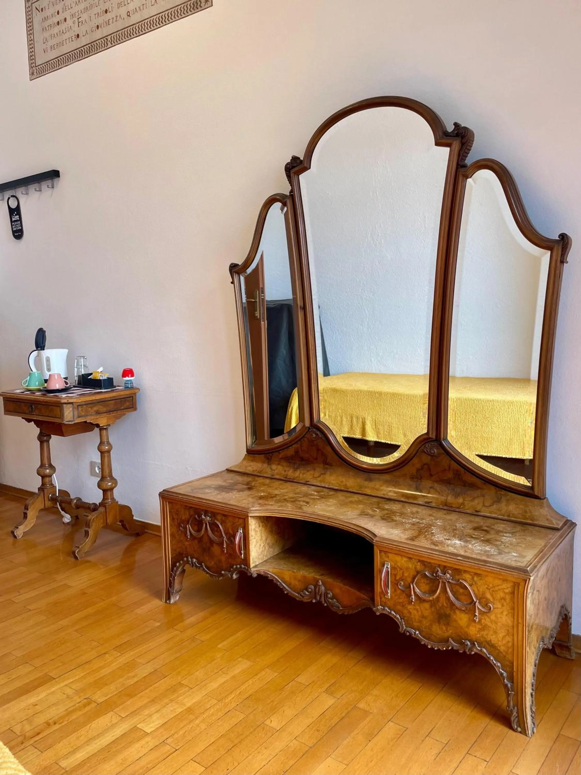 Decorative detail in Villa Angelina