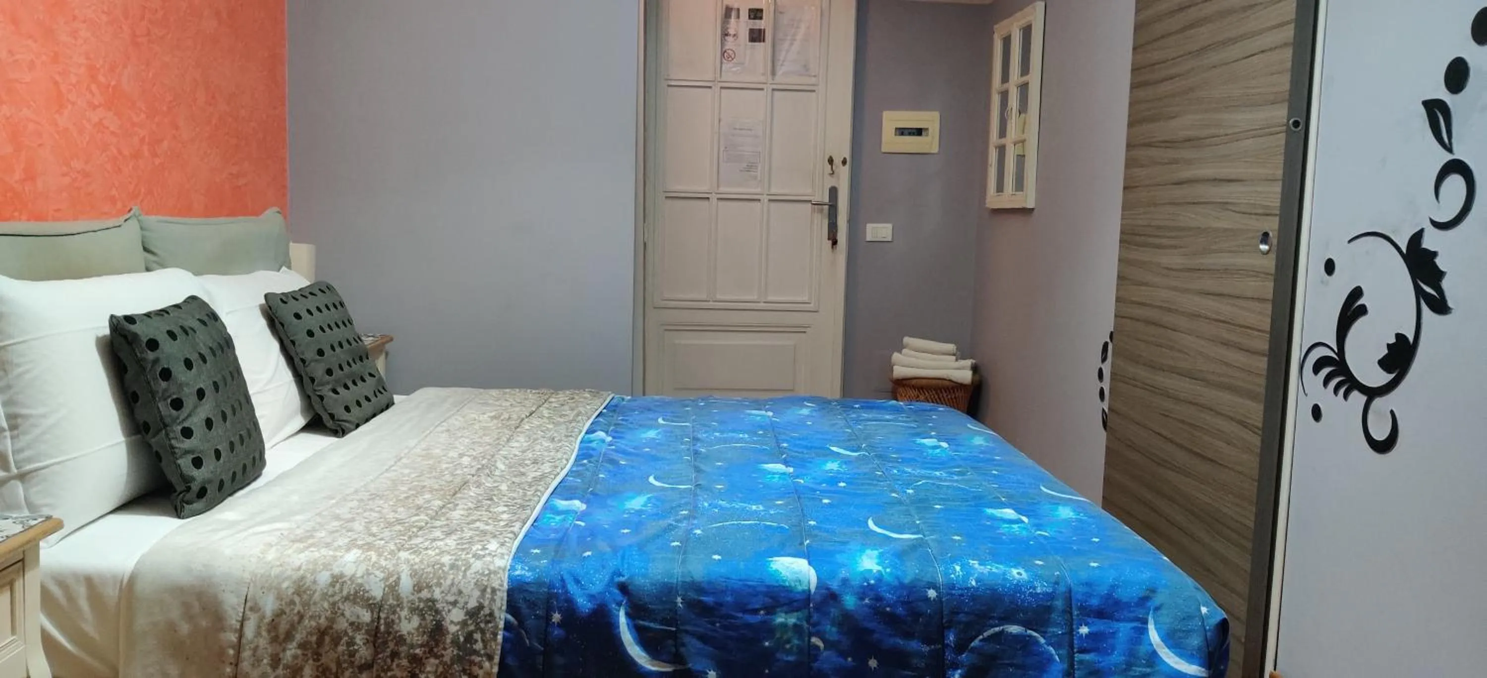 Bed in Sesto Suites Central