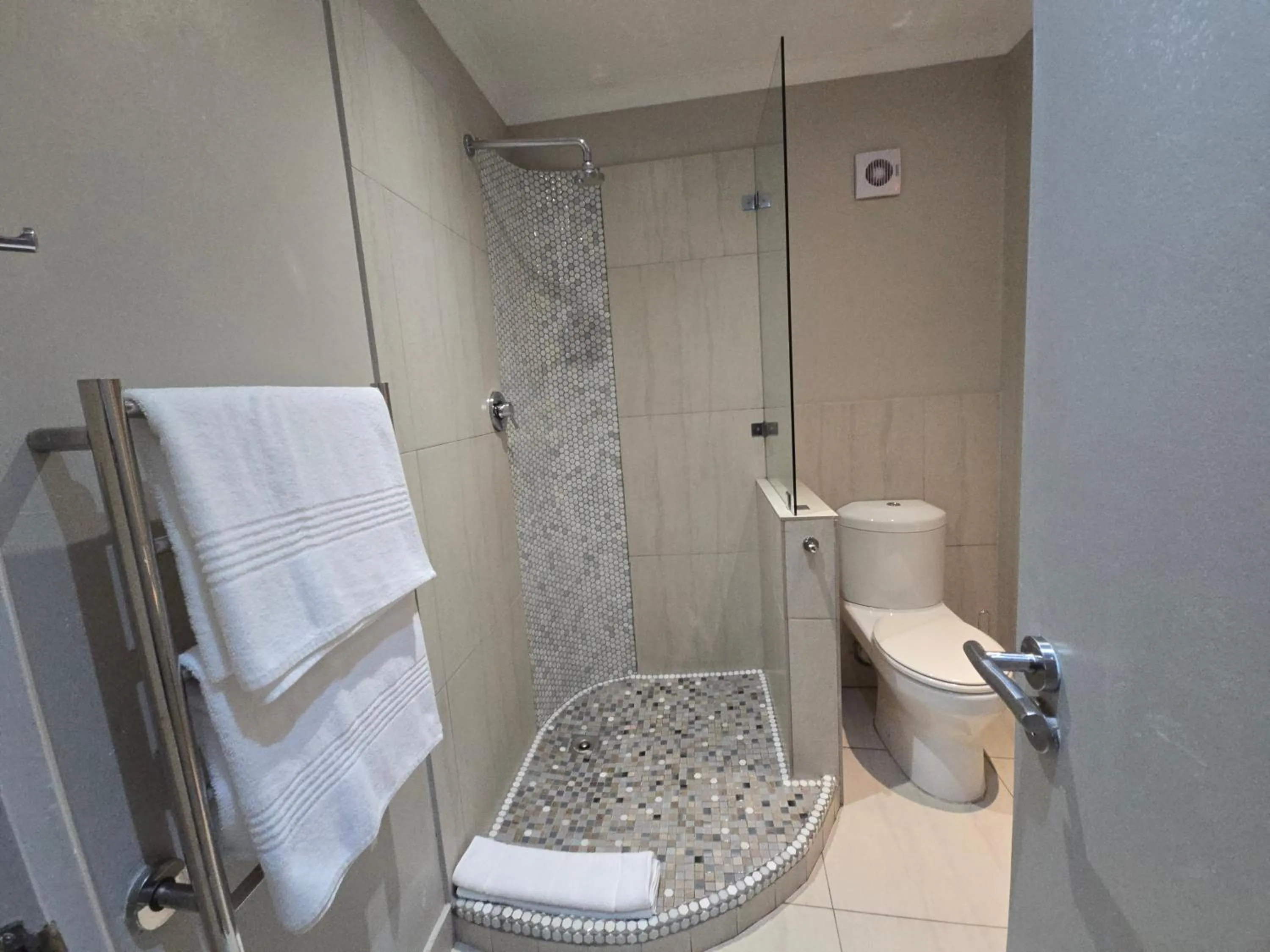 Bathroom in Crystal Lagoon Lodge