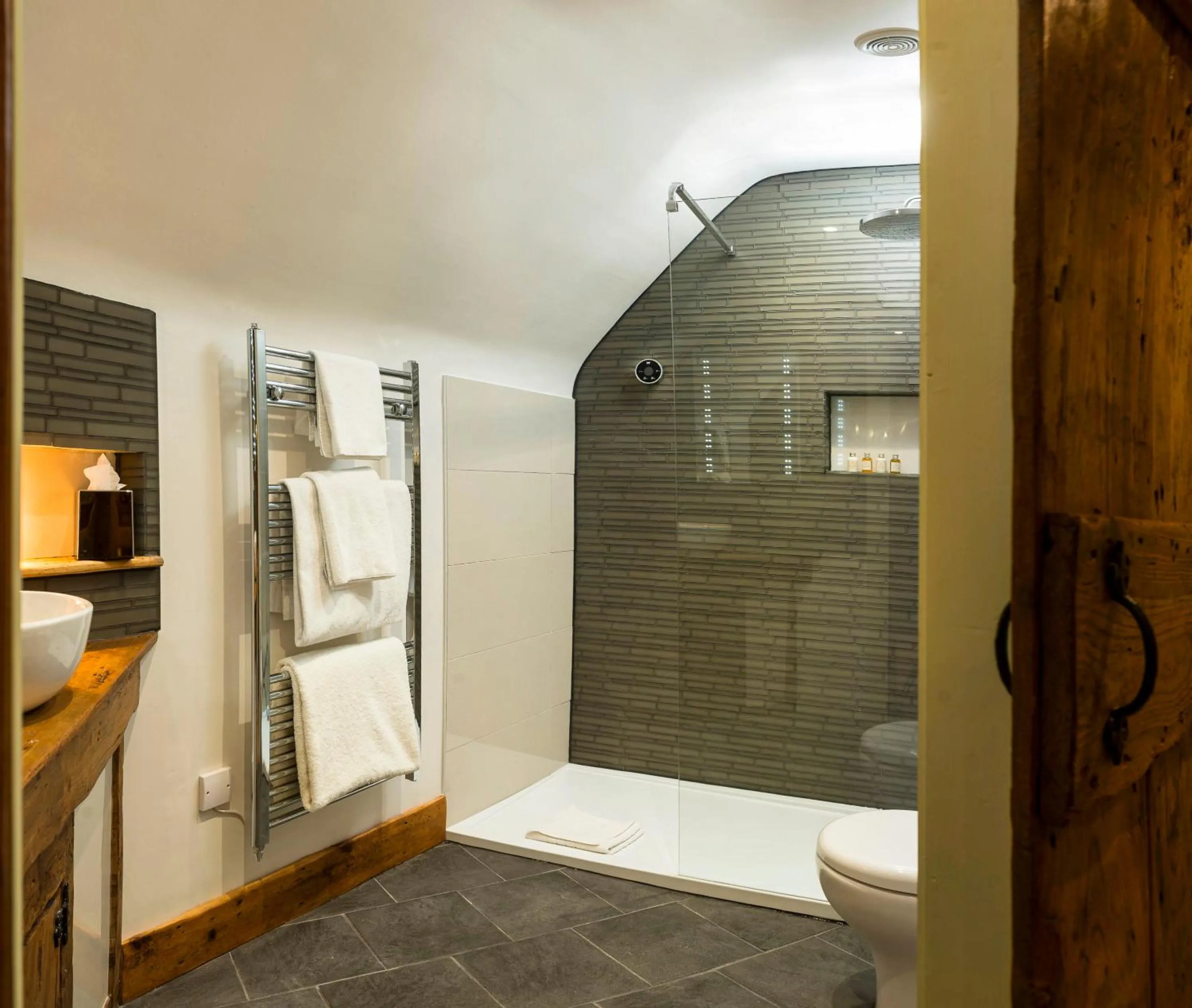 Shower in Hatherley Manor Hotel & Spa