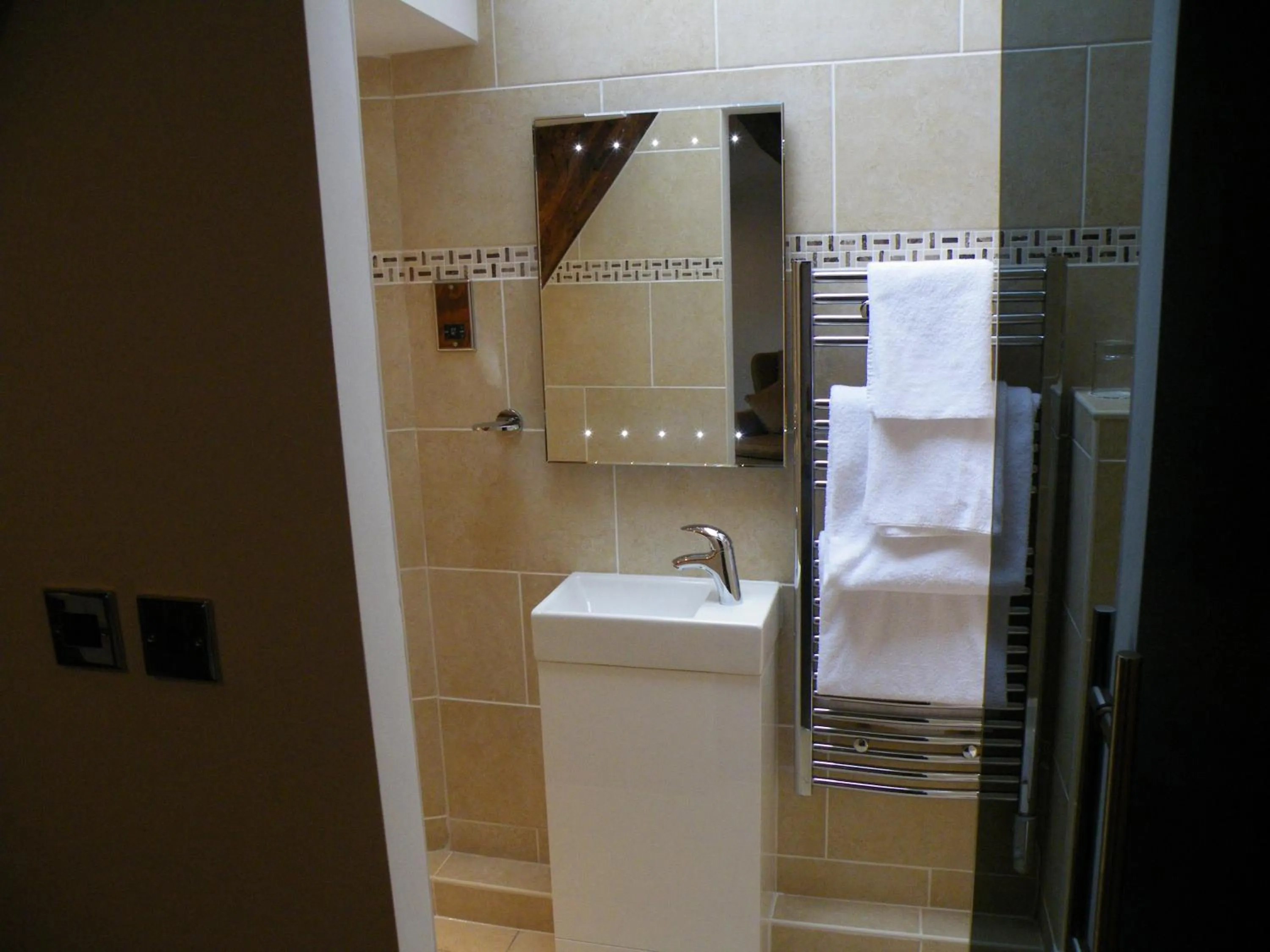 Bathroom in Hatherley Manor Hotel & Spa