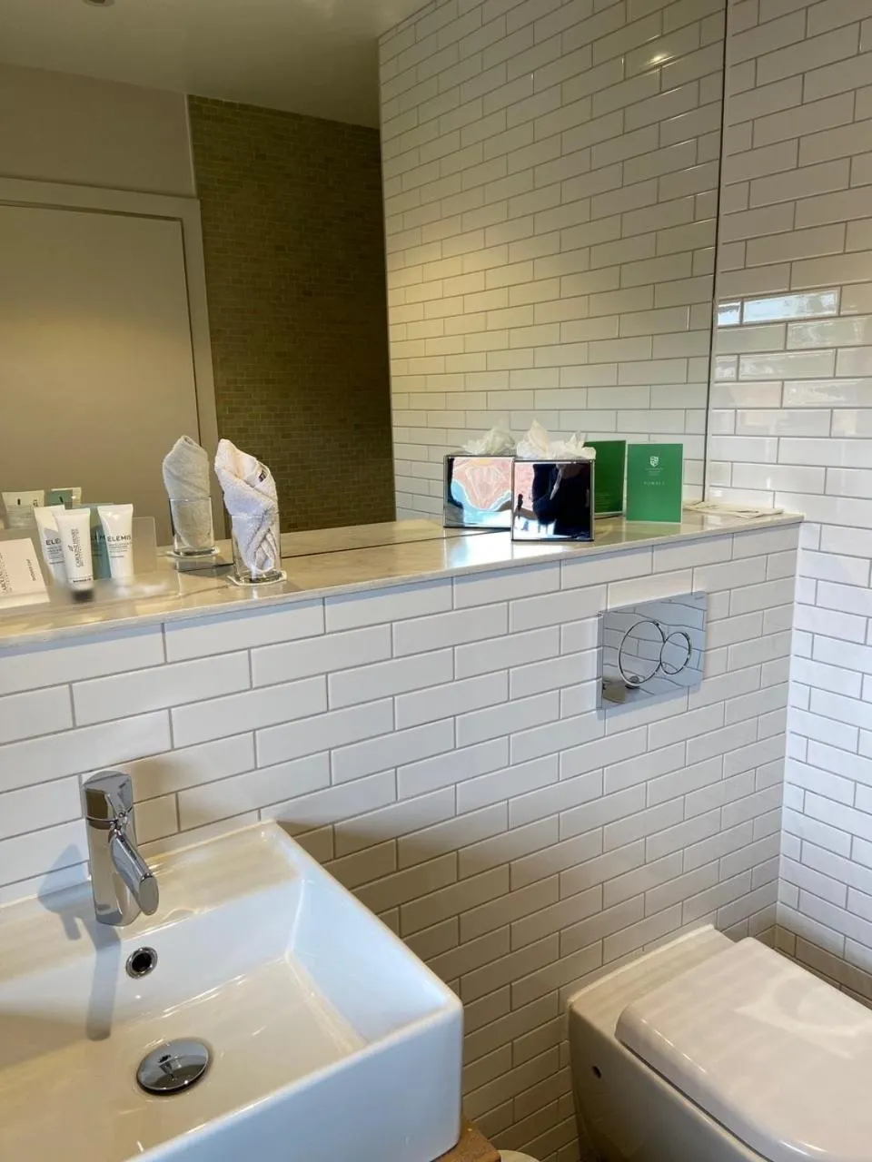 Bathroom in Hatherley Manor Hotel & Spa