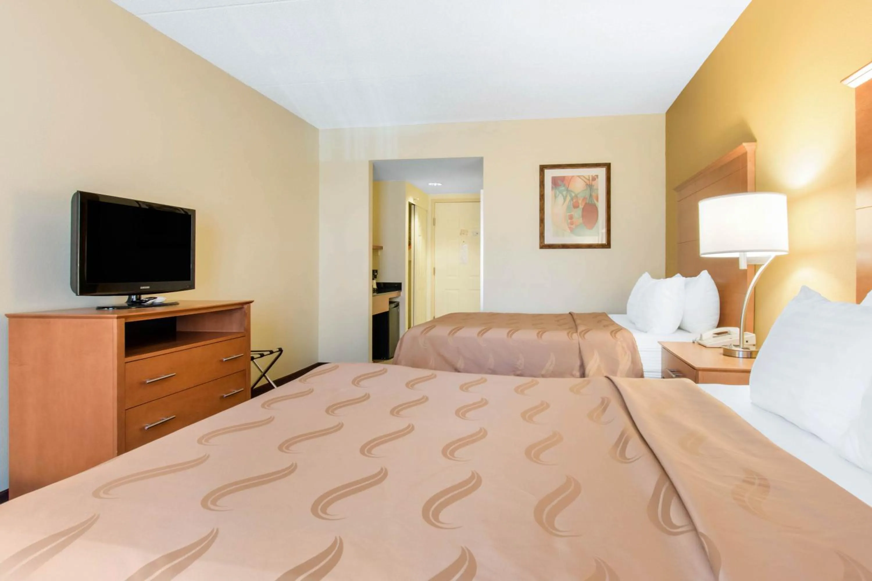 Clarion Hotel & Suites University-Shippensburg