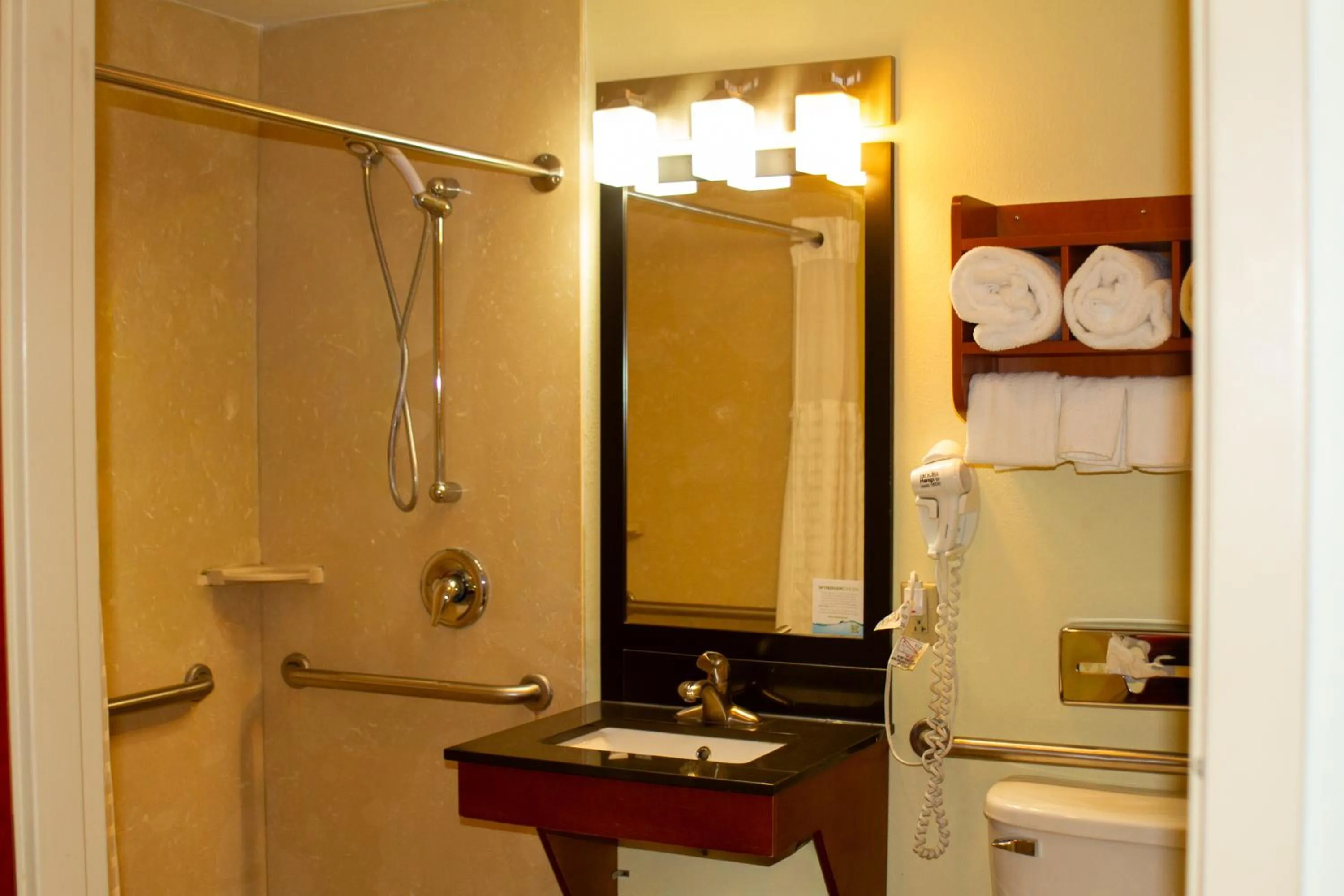 University Hotel & Suites Shippensburg, Trademark by Wyndham