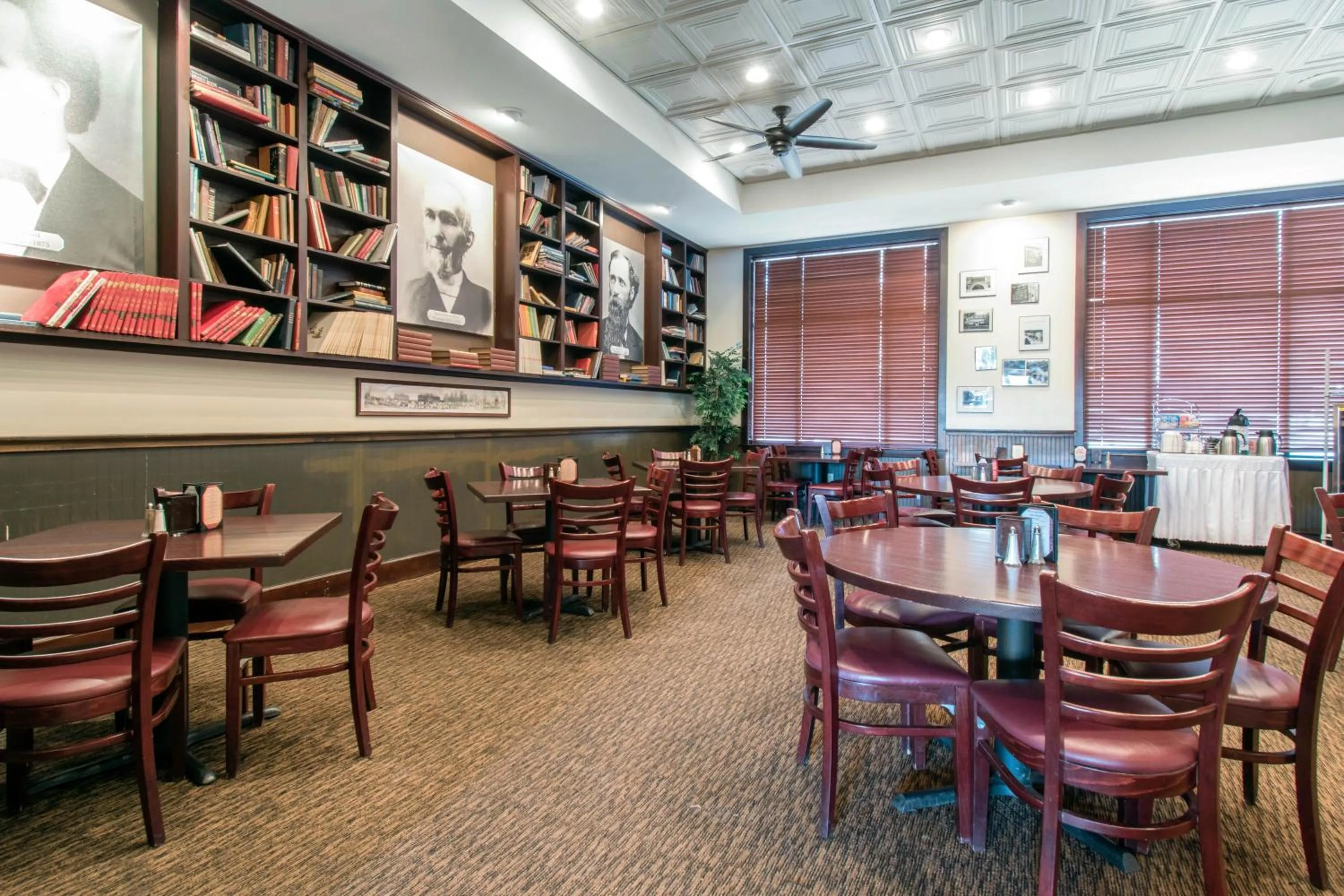 Breakfast in Clarion Hotel & Suites University-Shippensburg