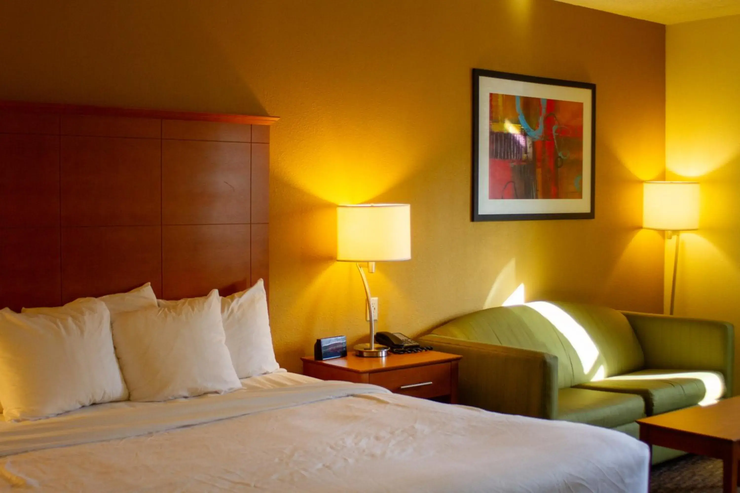 Bed in University Hotel & Suites Shippensburg, Trademark by Wyndham Bed in University Hotel & Suites Shippensburg, Trademark by Wyndham