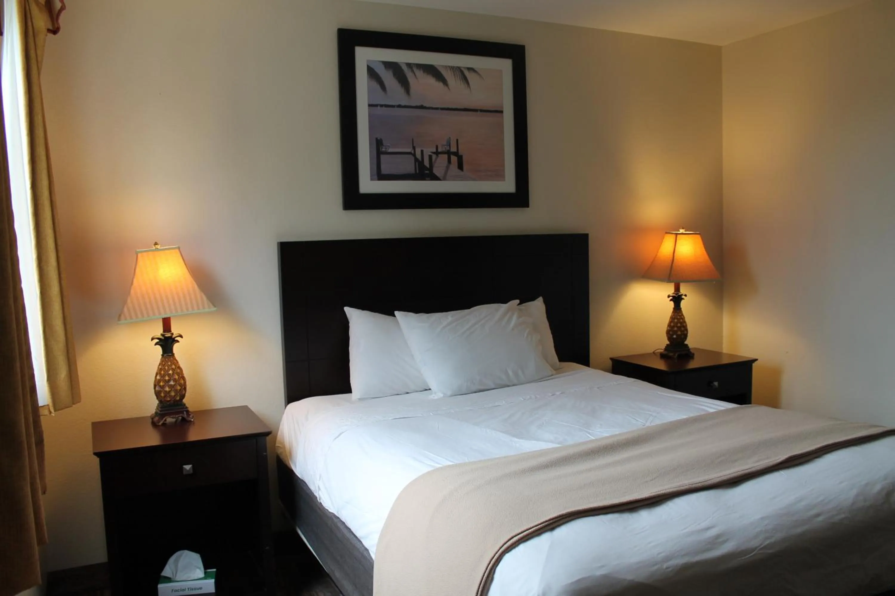 Bedroom, Bed in Put-in-Bay Resort & Conference Center