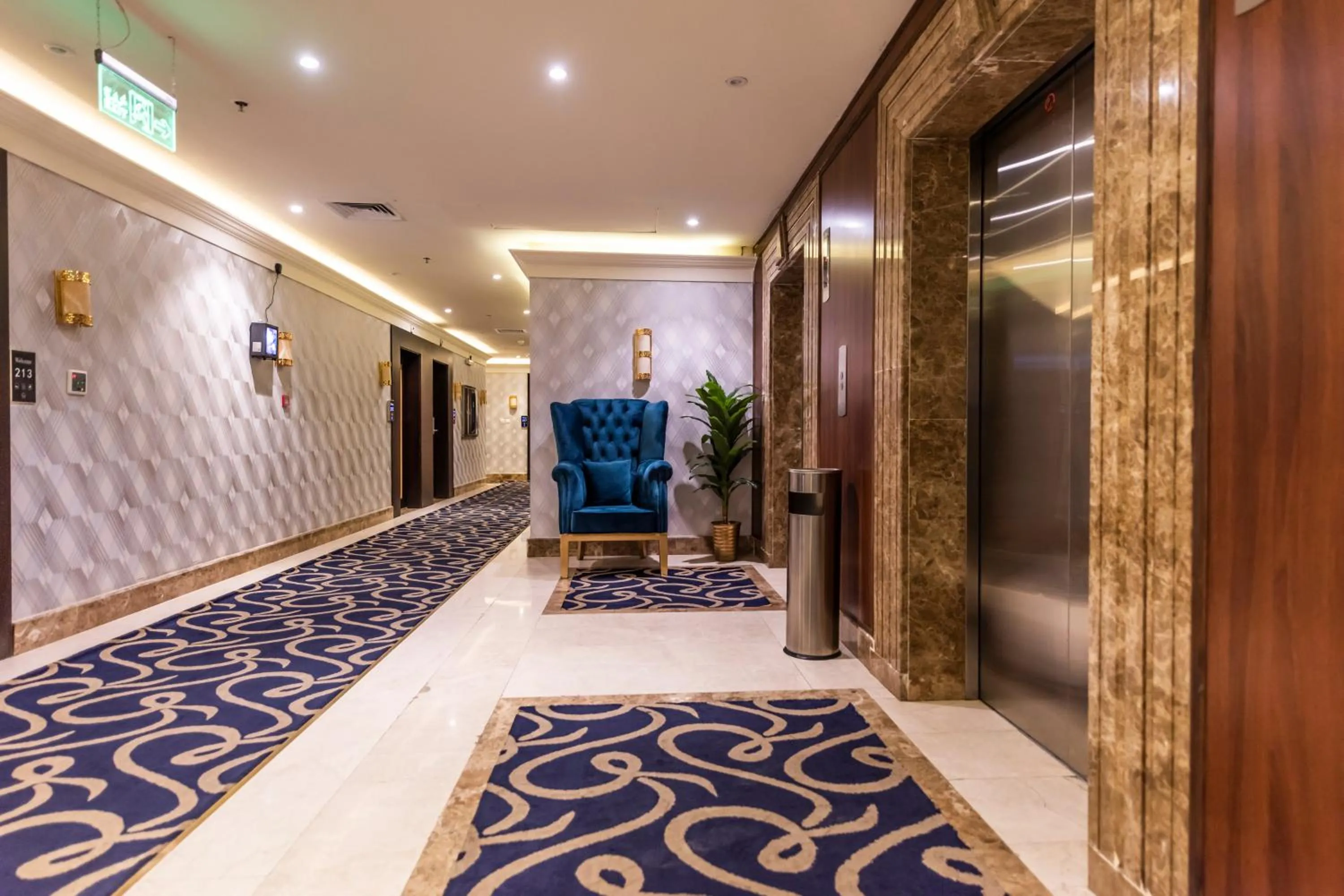 elevator in Paradise Inn Jeddah Hotel