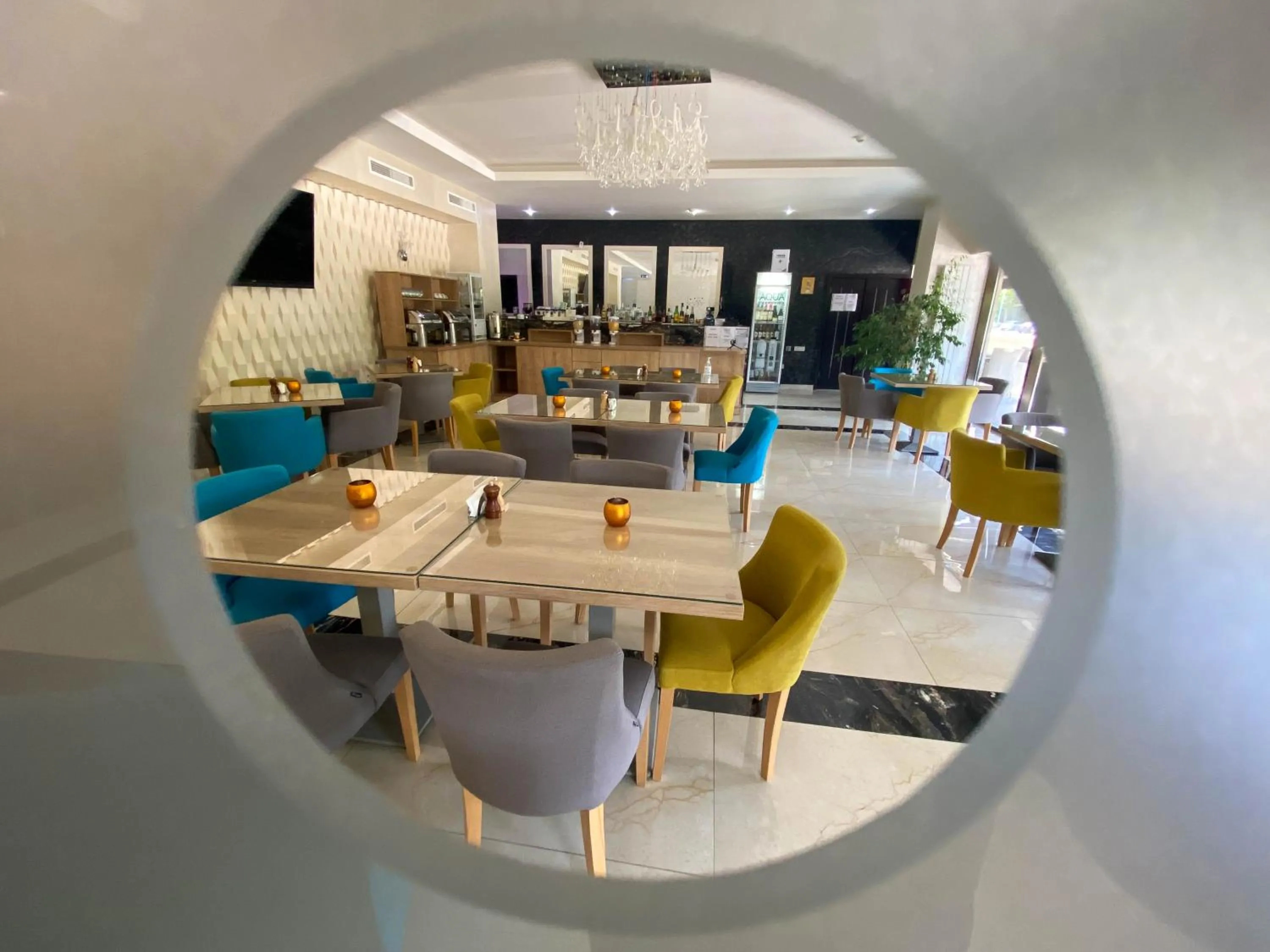 Restaurant/places to eat in Hotel Nevada