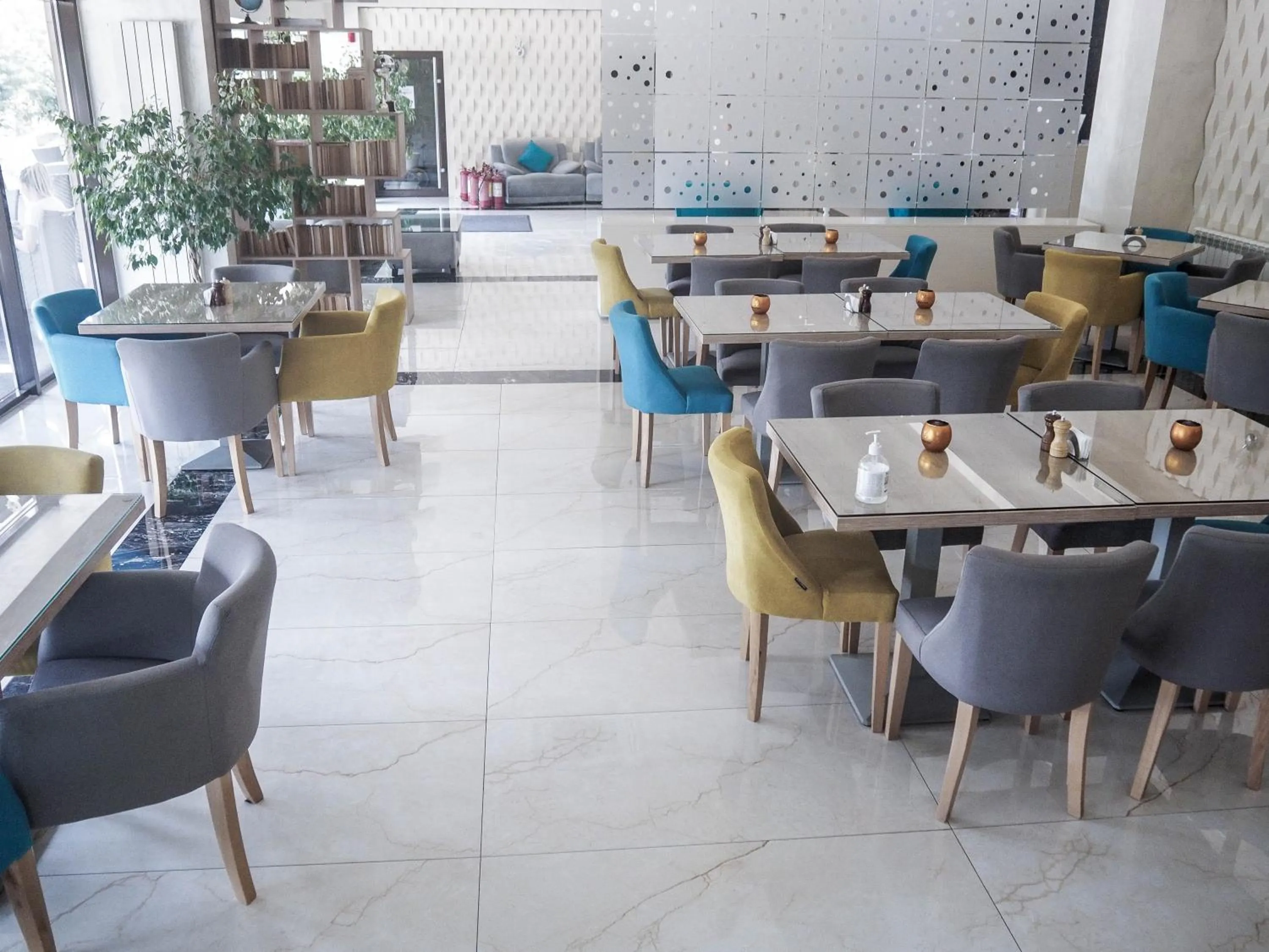 Restaurant/places to eat in Hotel Nevada