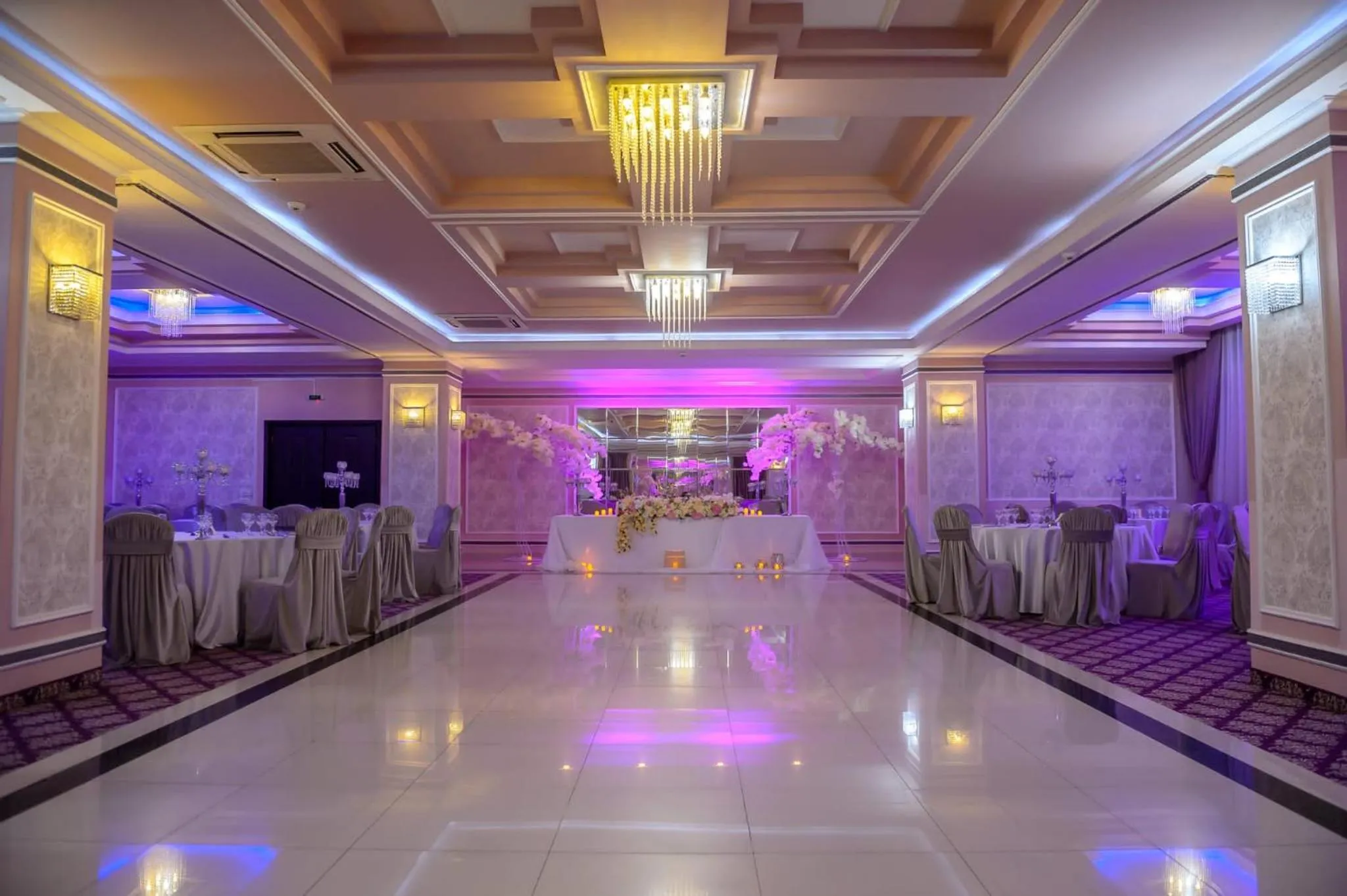 Restaurant/places to eat in Hotel Nevada