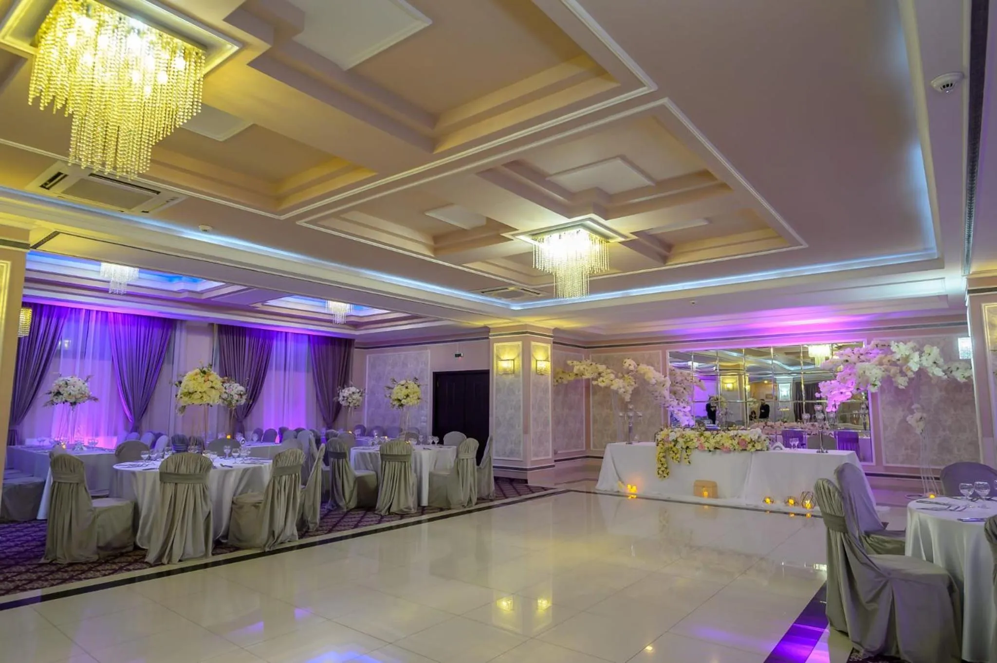 Restaurant/places to eat in Hotel Nevada