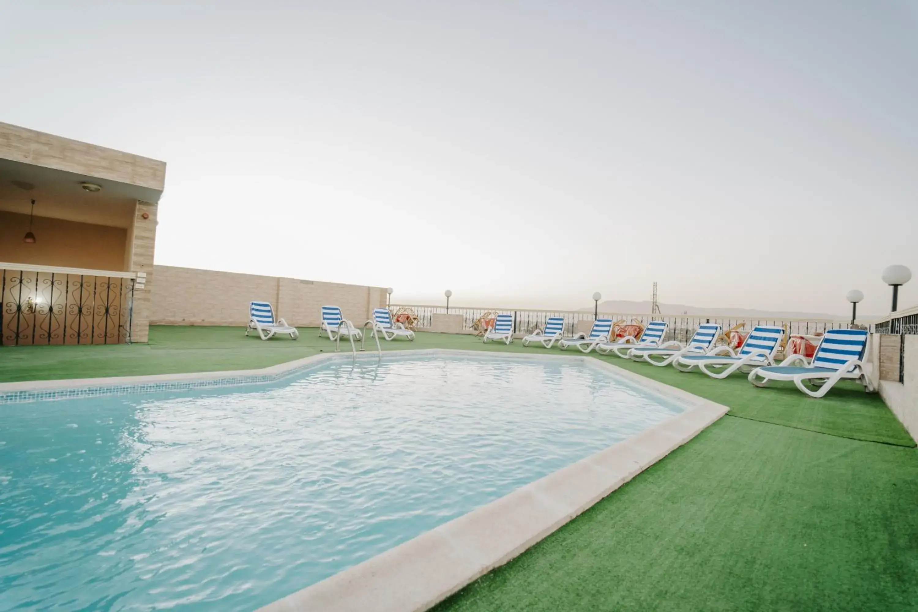 Swimming pool in Queens Valley Hotel Swimming pool in Queens Valley Hotel