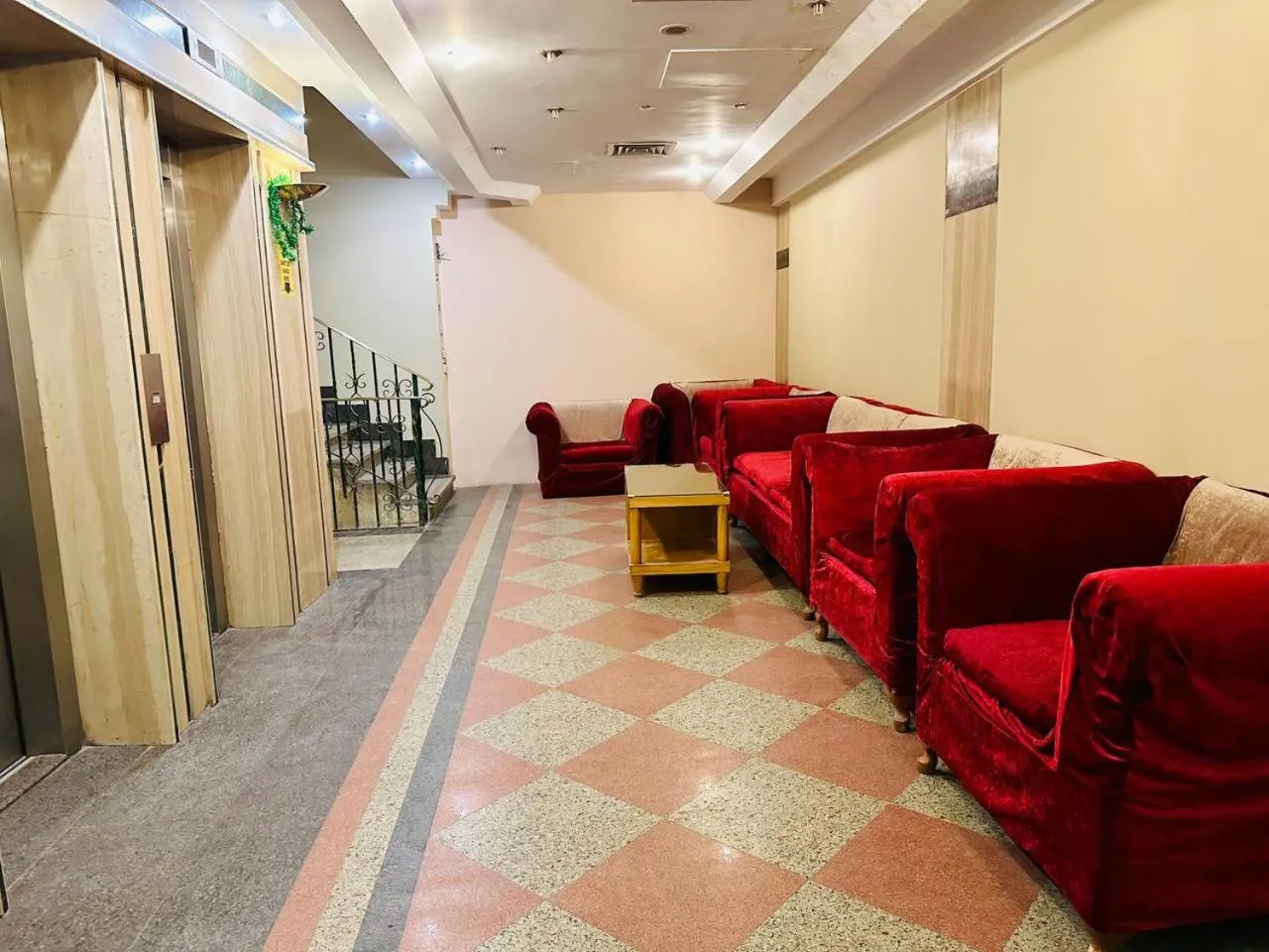 elevator in Queens Valley Hotel