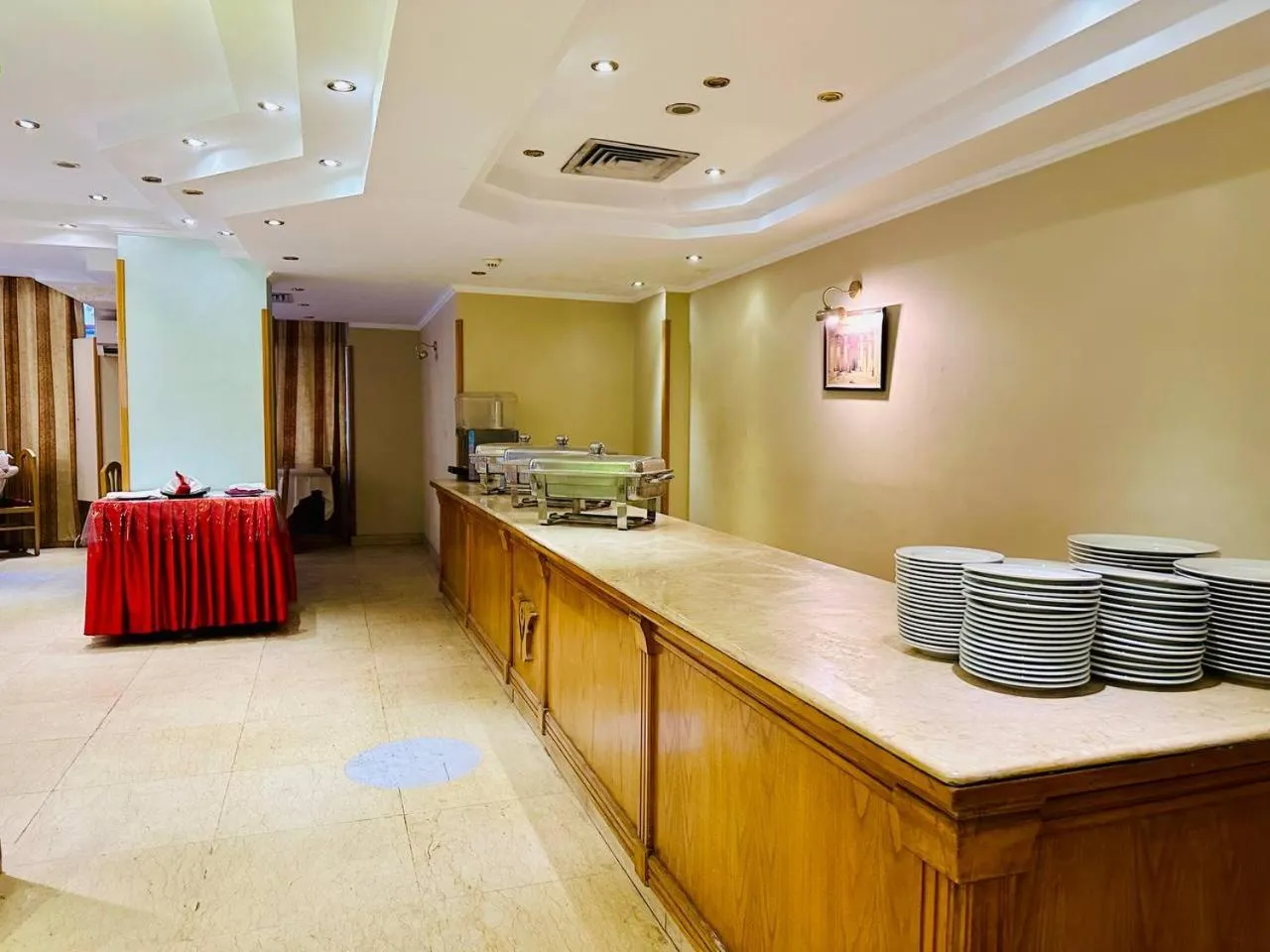 Food and drinks in Queens Valley Hotel