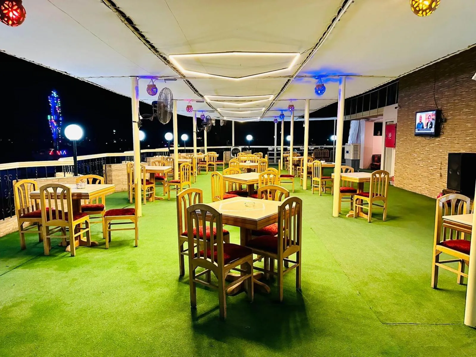 Balcony/Terrace in Queens Valley Hotel