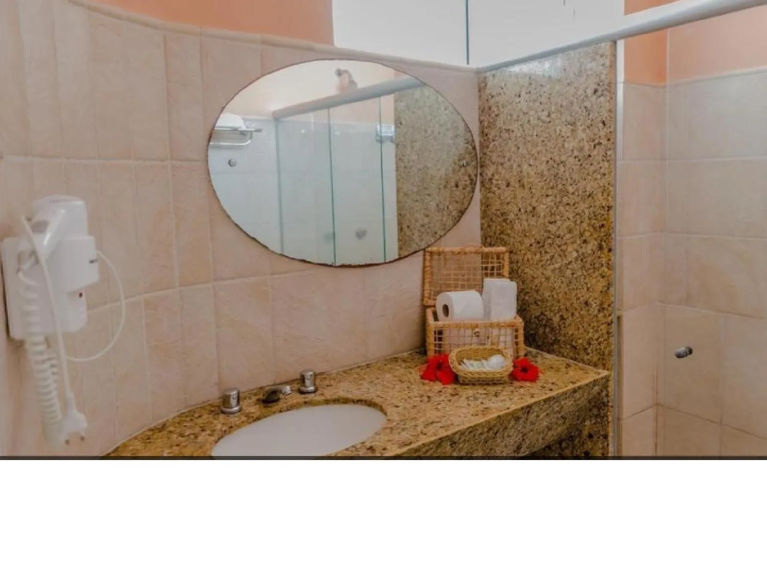 Bathroom in Baía Branca Beach Resort