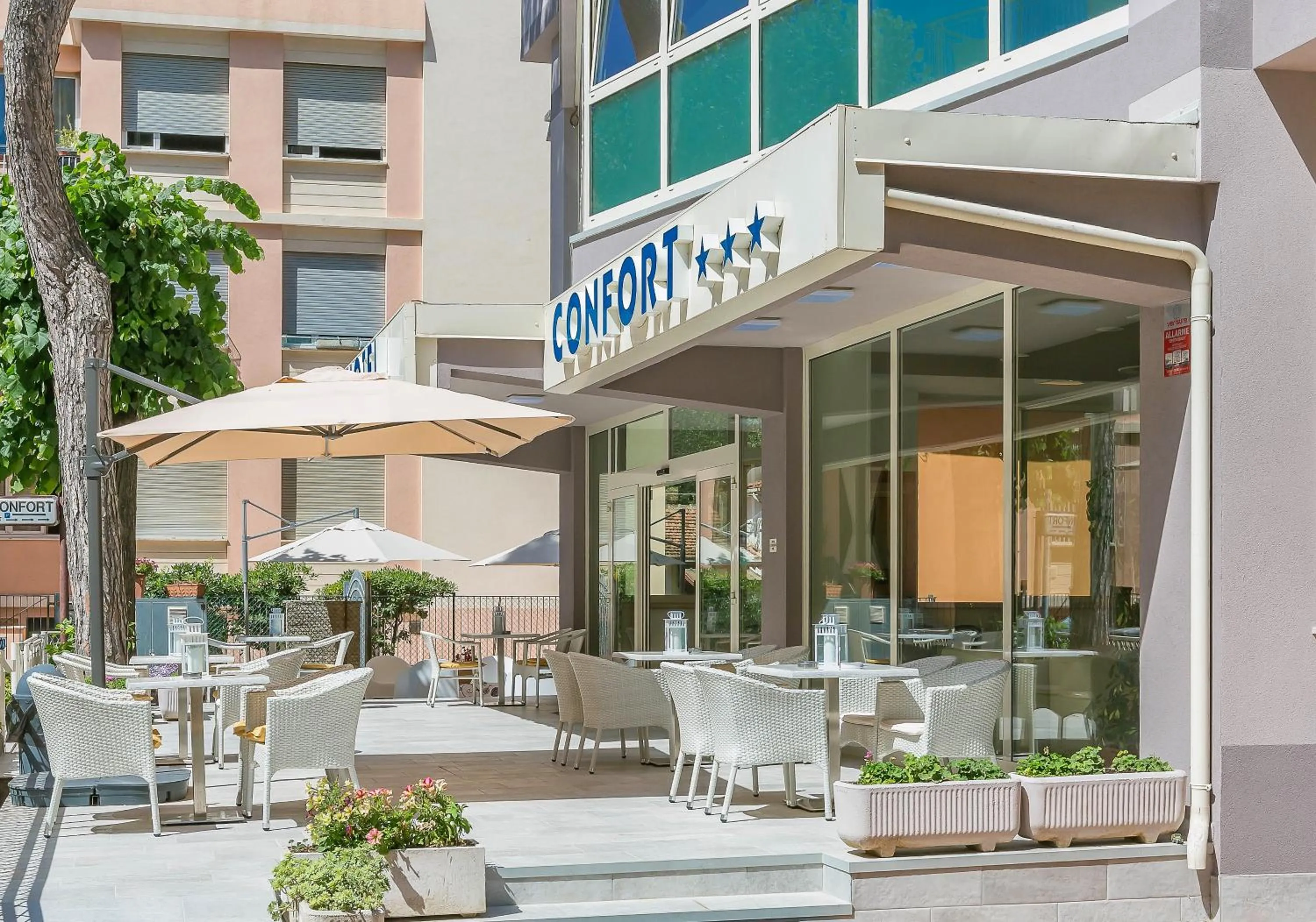 Patio in Hotel Confort