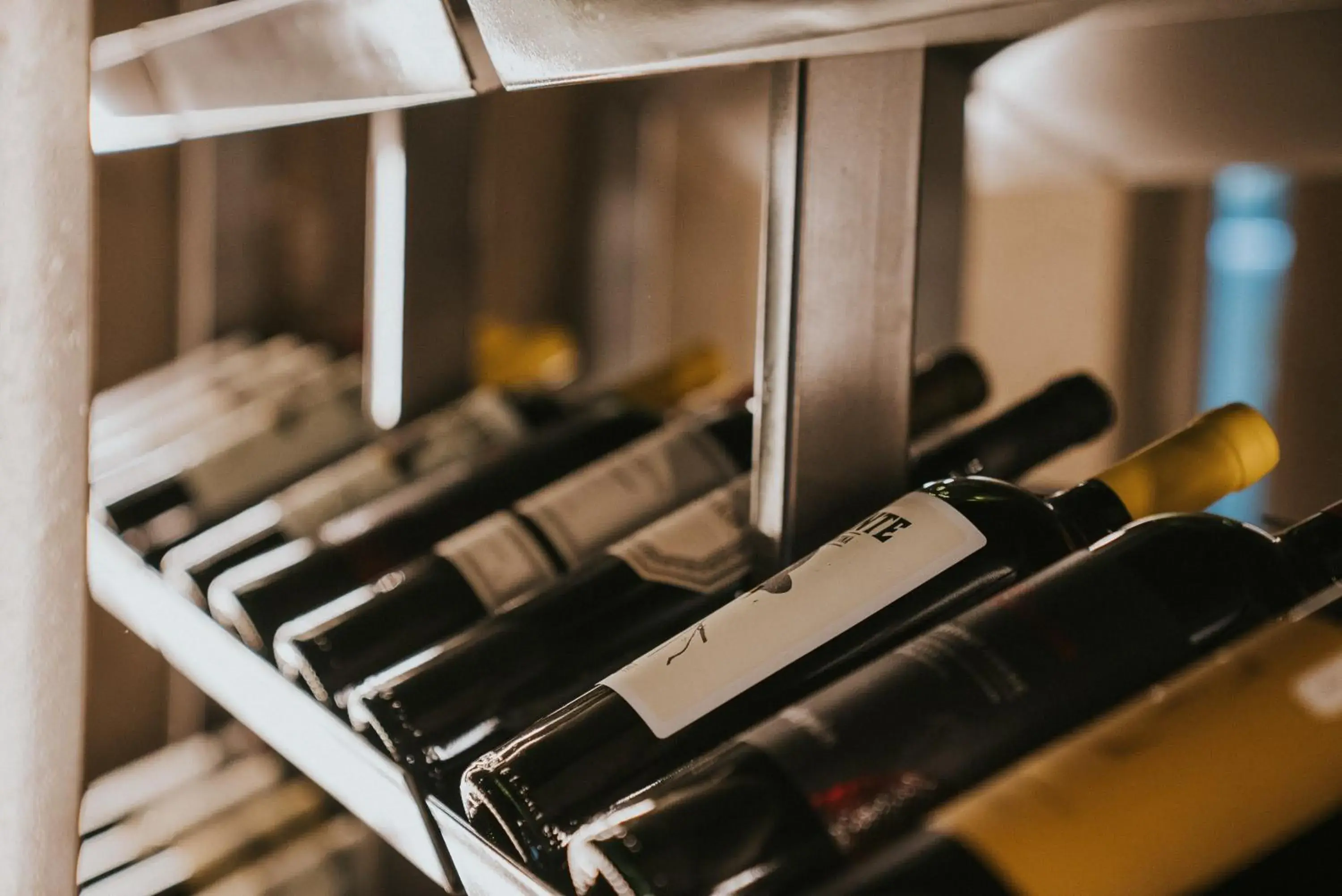 Restaurant/places to eat in Howard Johnson Plaza La Ribera Restaurant/places to eat in Howard Johnson Plaza La Ribera