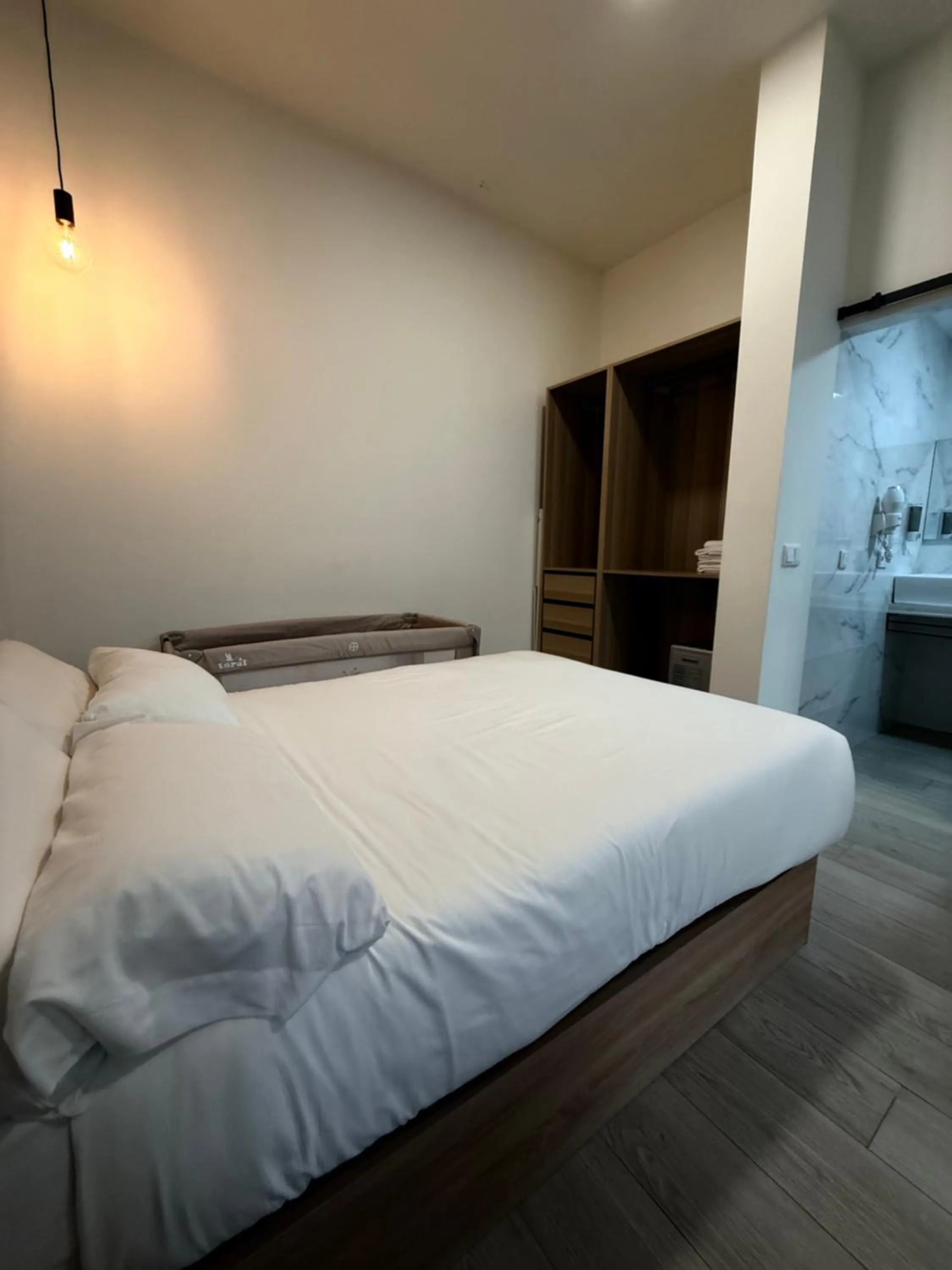 cot, Bed in APARTAMENTO PLAYA Valencia