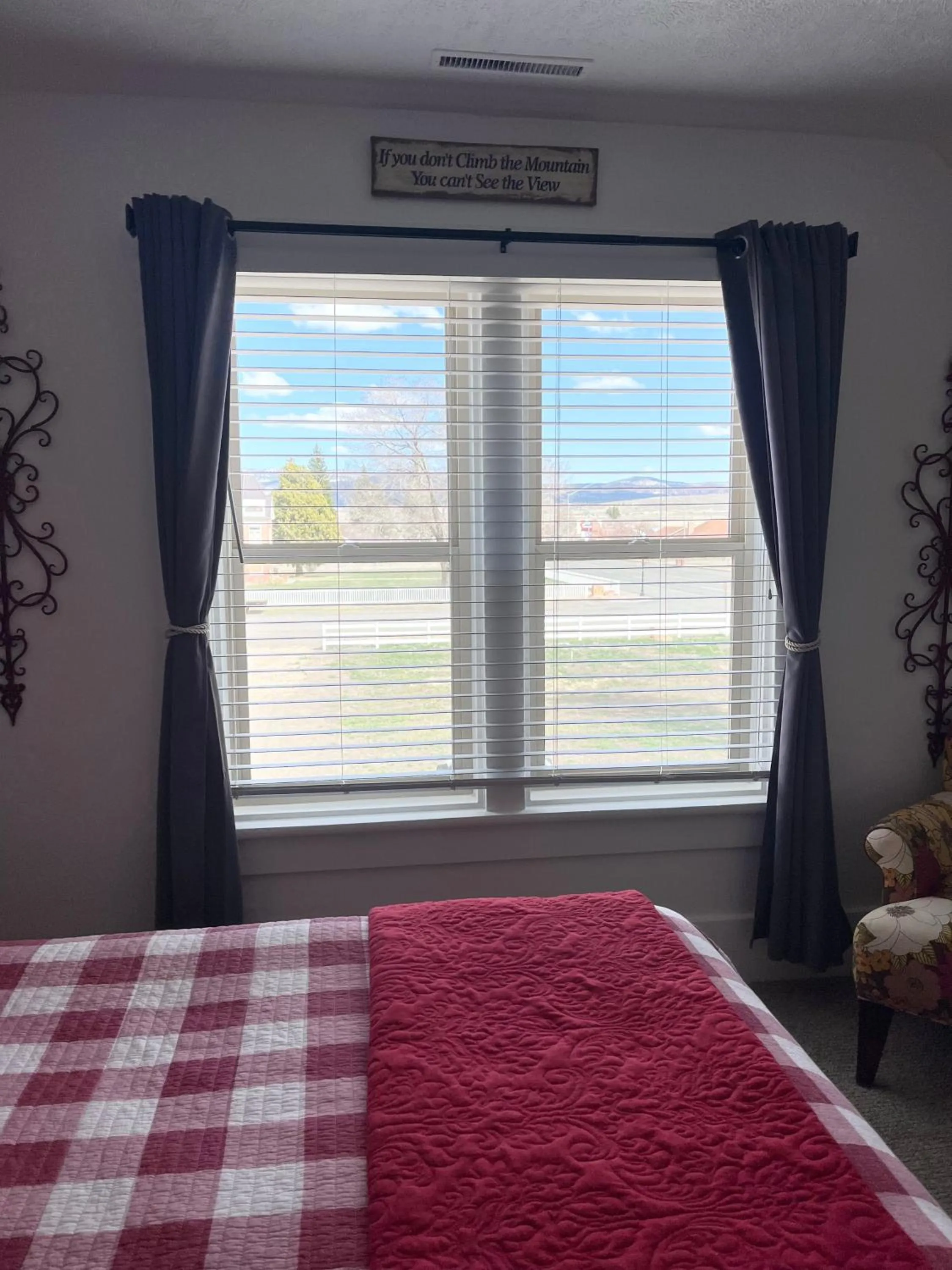 Photo of the whole room, Bed in The Panguitch House