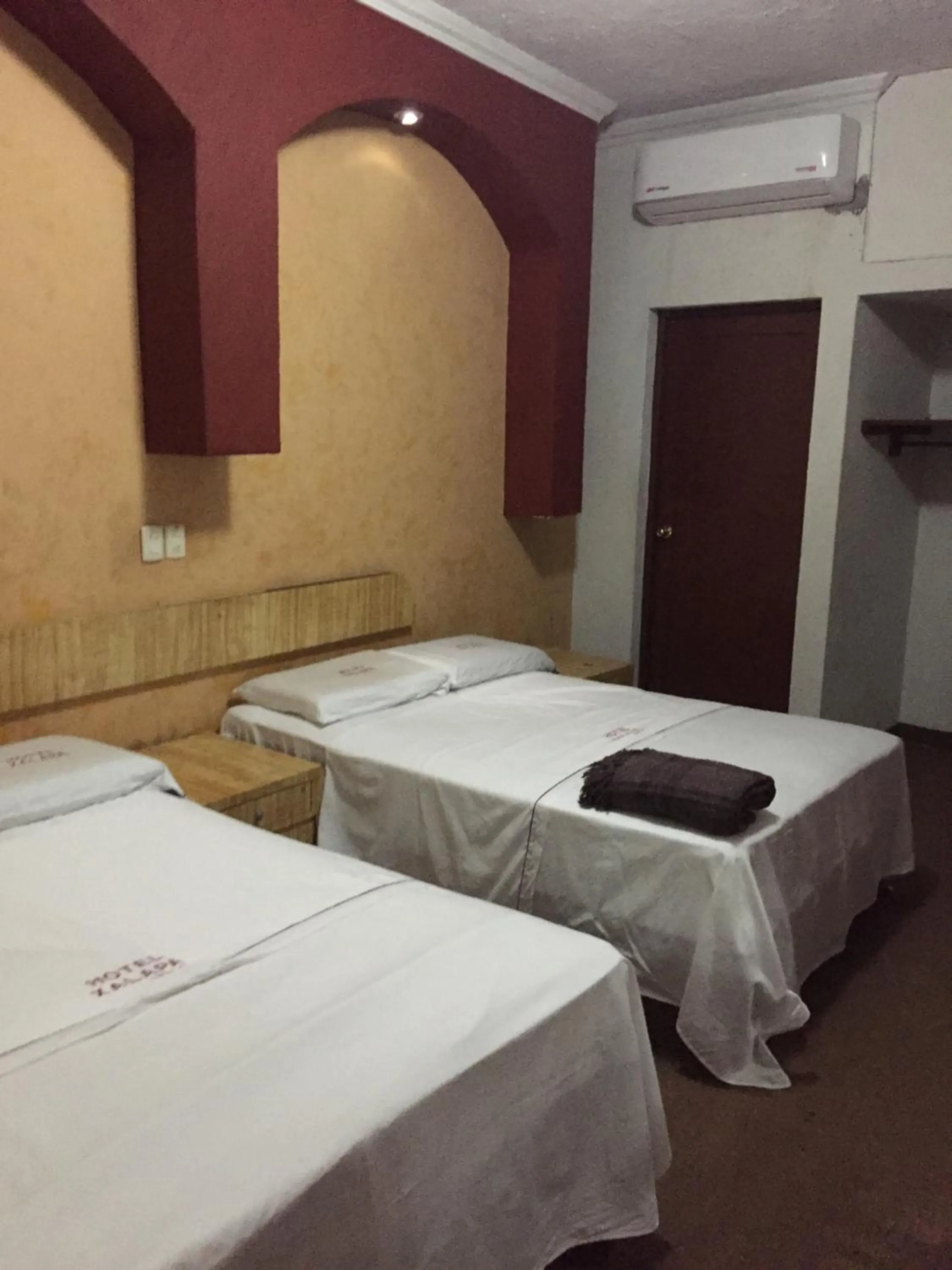 Photo of the whole room, Bed in Hotel Xalapa