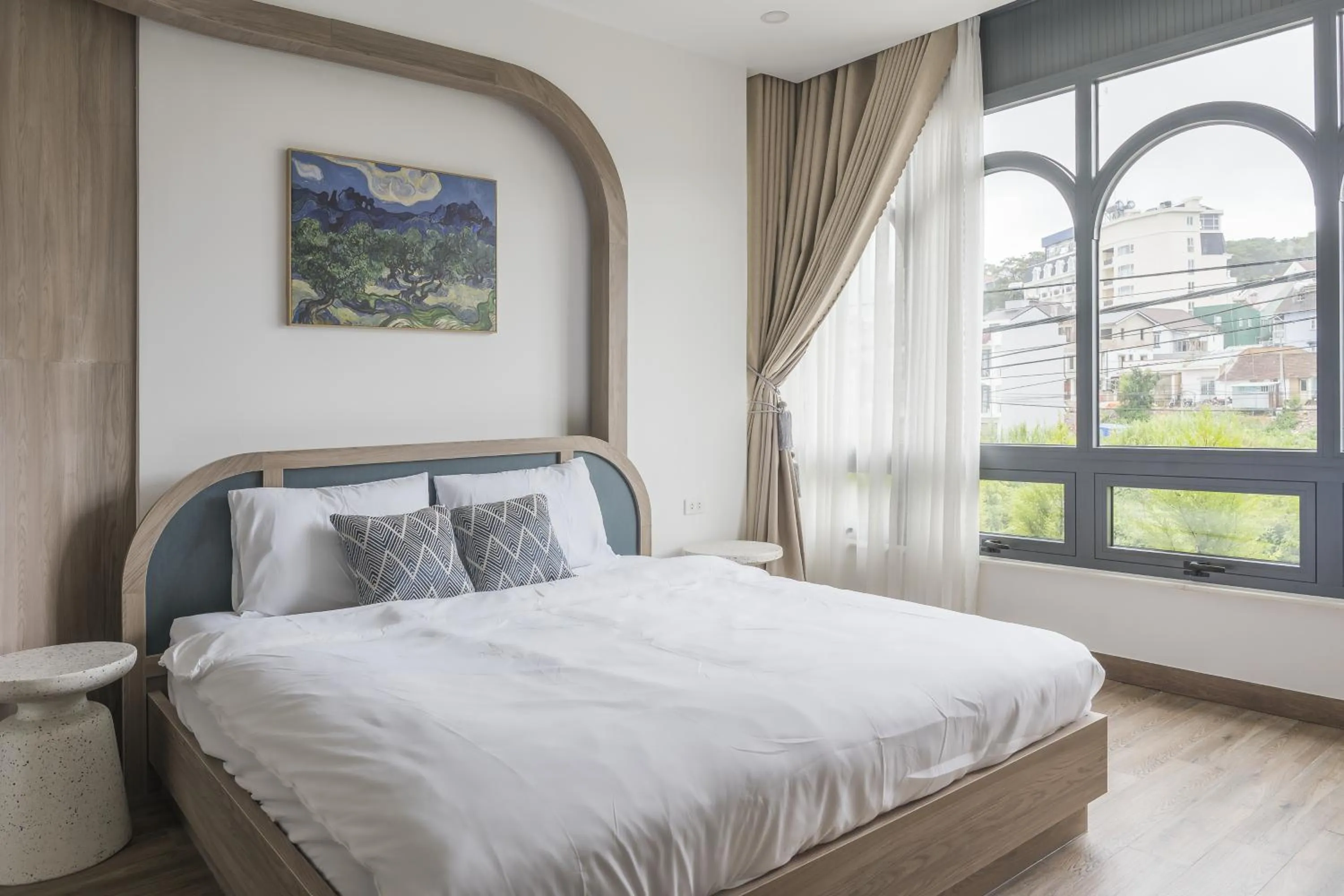 Shower, Bed in The Palette Dalat