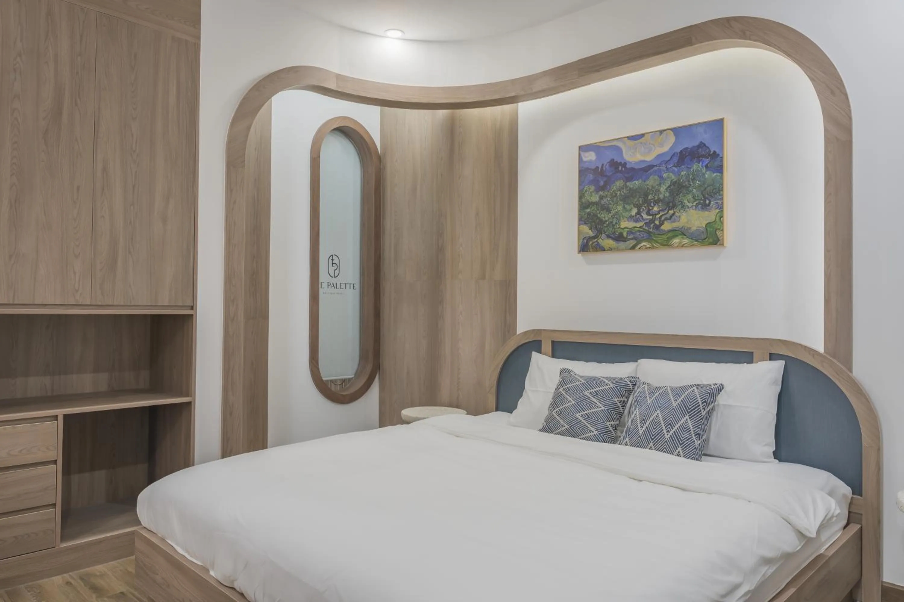 Shower, Bed in The Palette Dalat