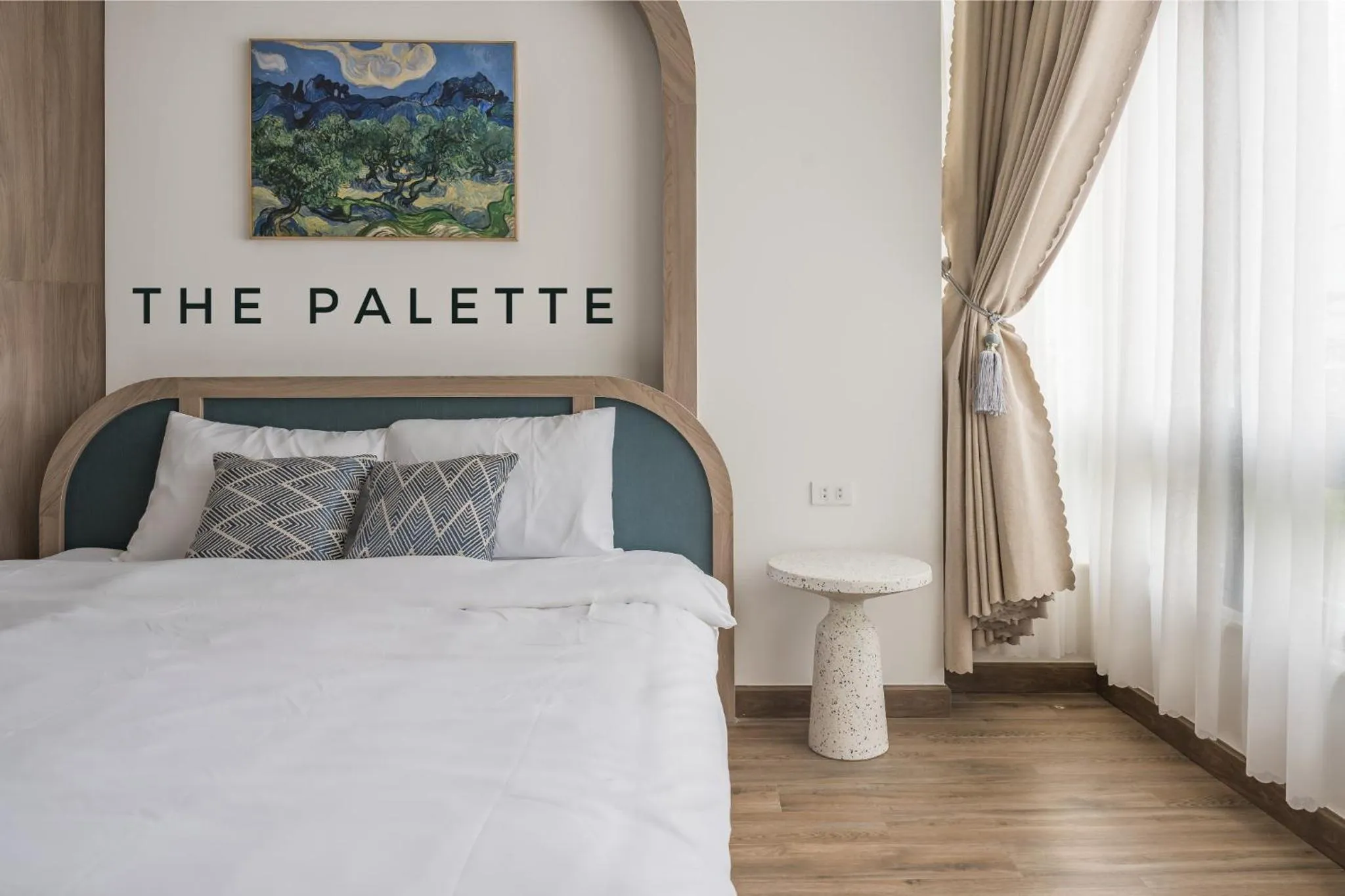 Shower, Bed in The Palette Dalat