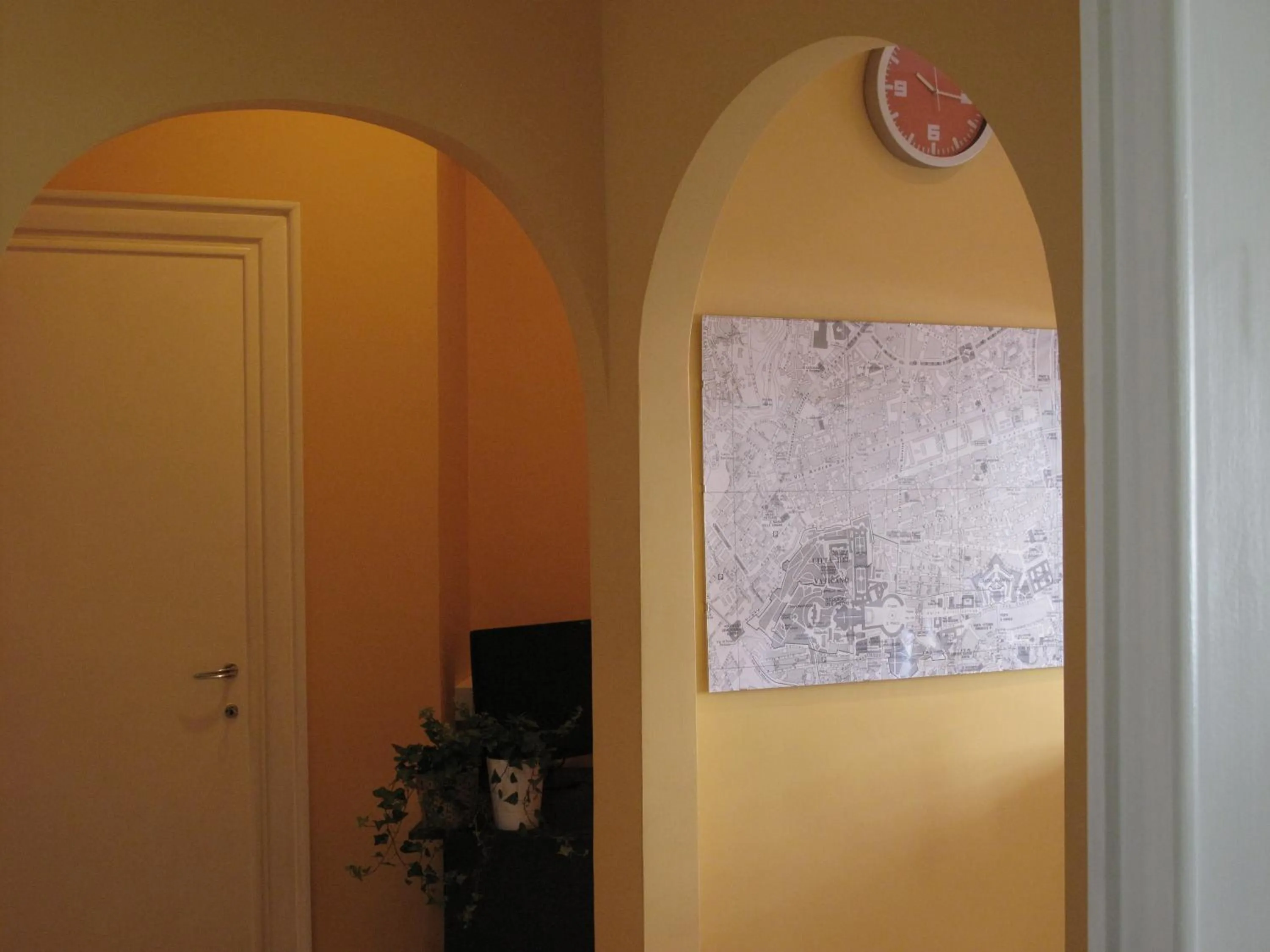 Decorative detail in Arches Inn