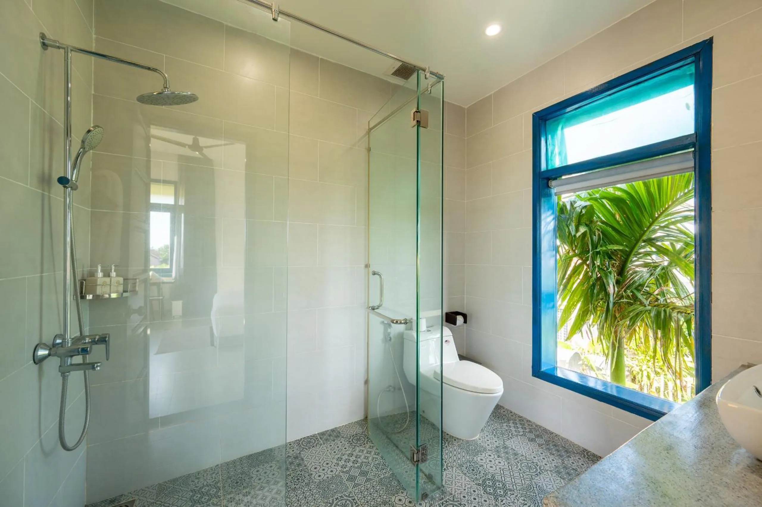 Shower in Chez Mimosa Rice Field Retreat