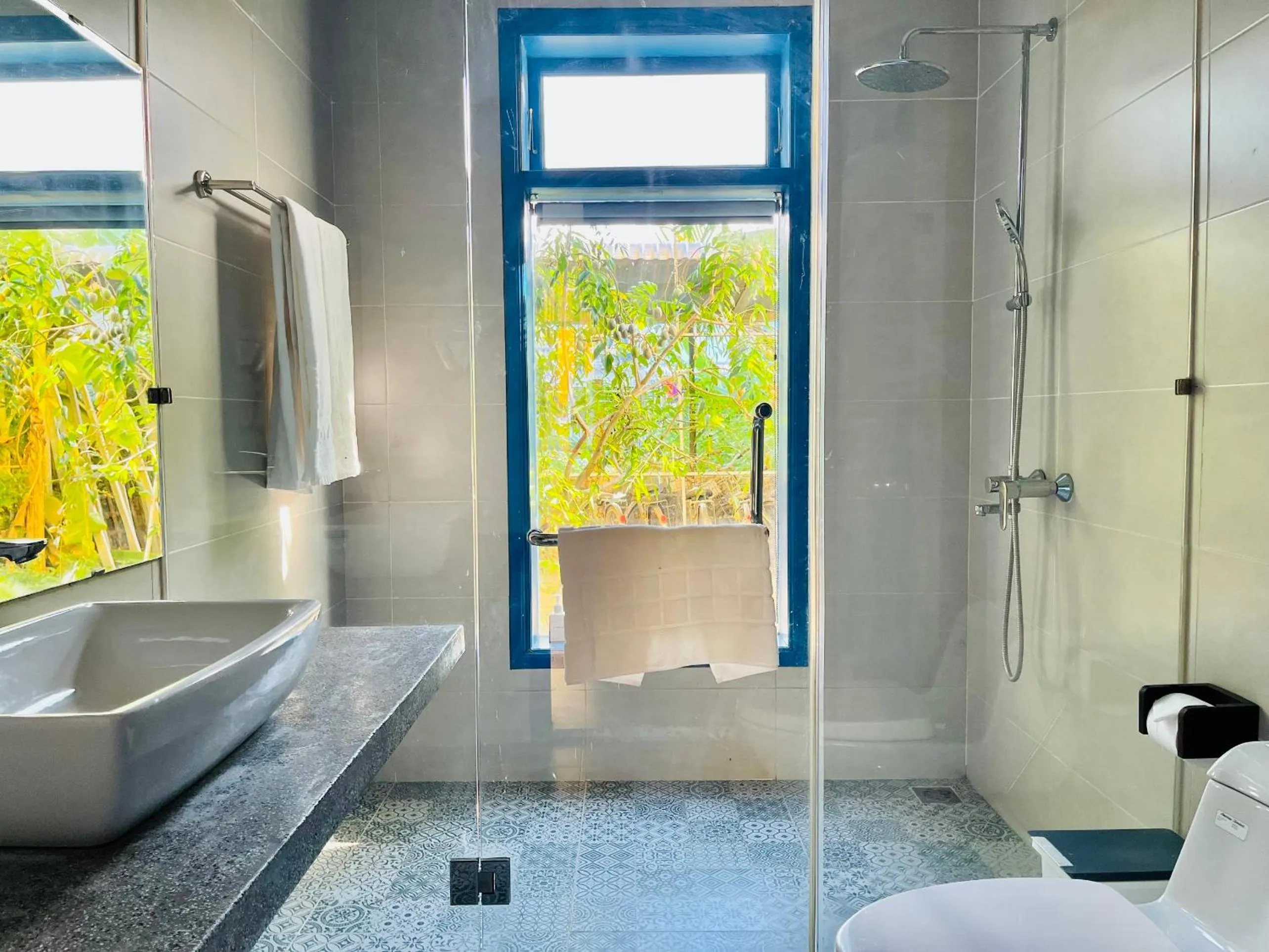 Shower in Chez Mimosa Rice Field Retreat