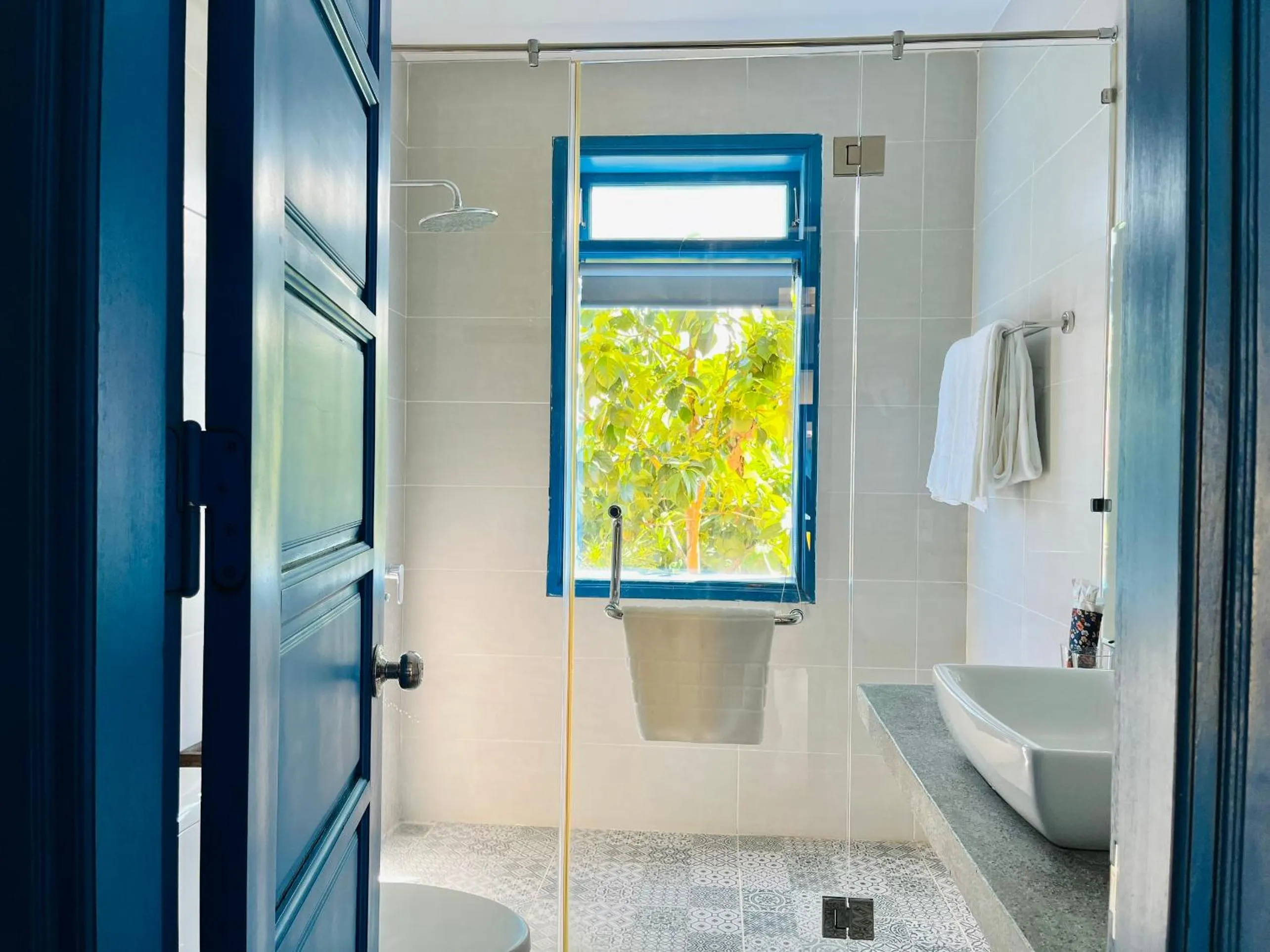 Shower in Chez Mimosa Rice Field Retreat