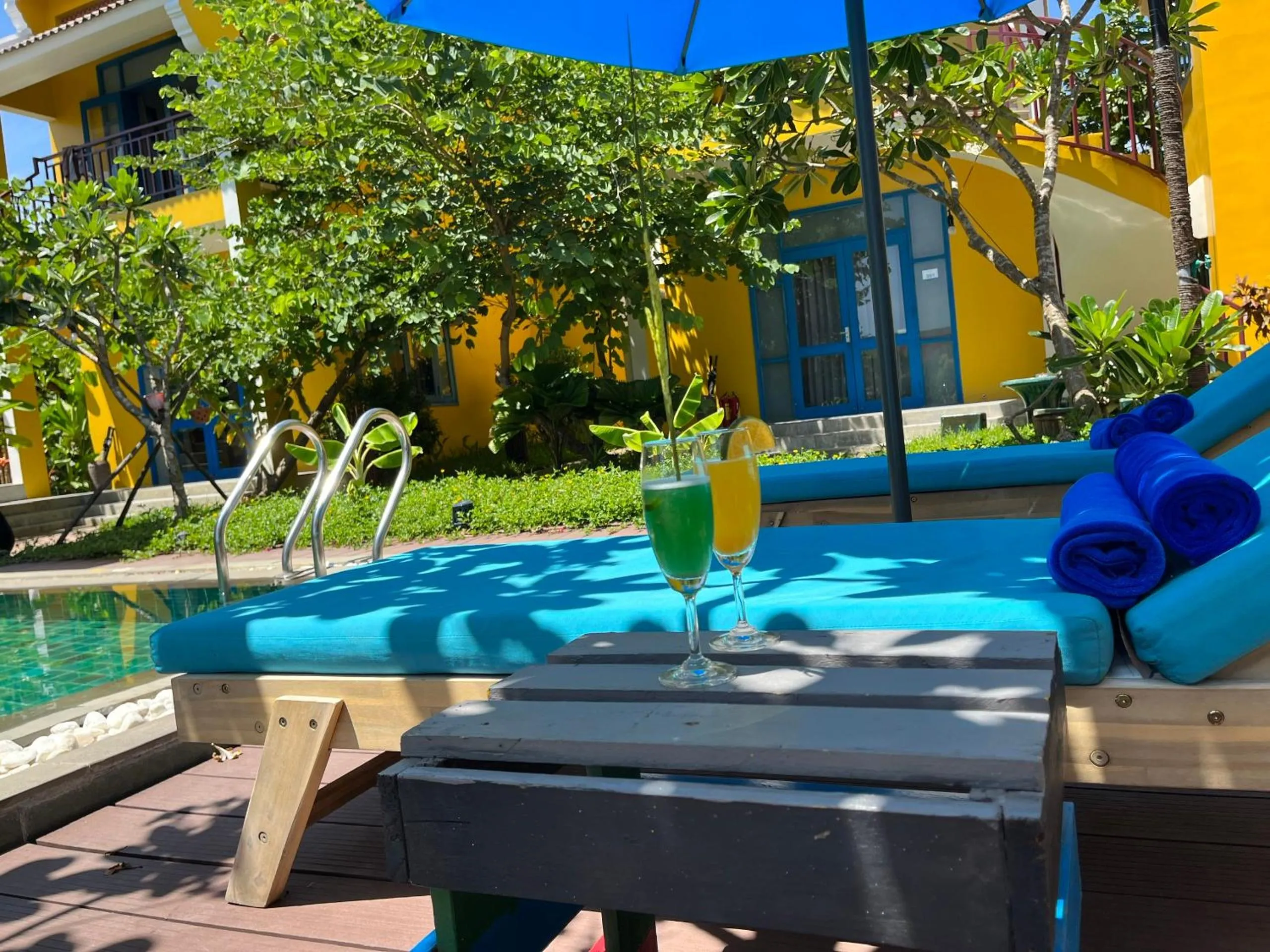 Swimming pool in Chez Mimosa Rice Field Retreat