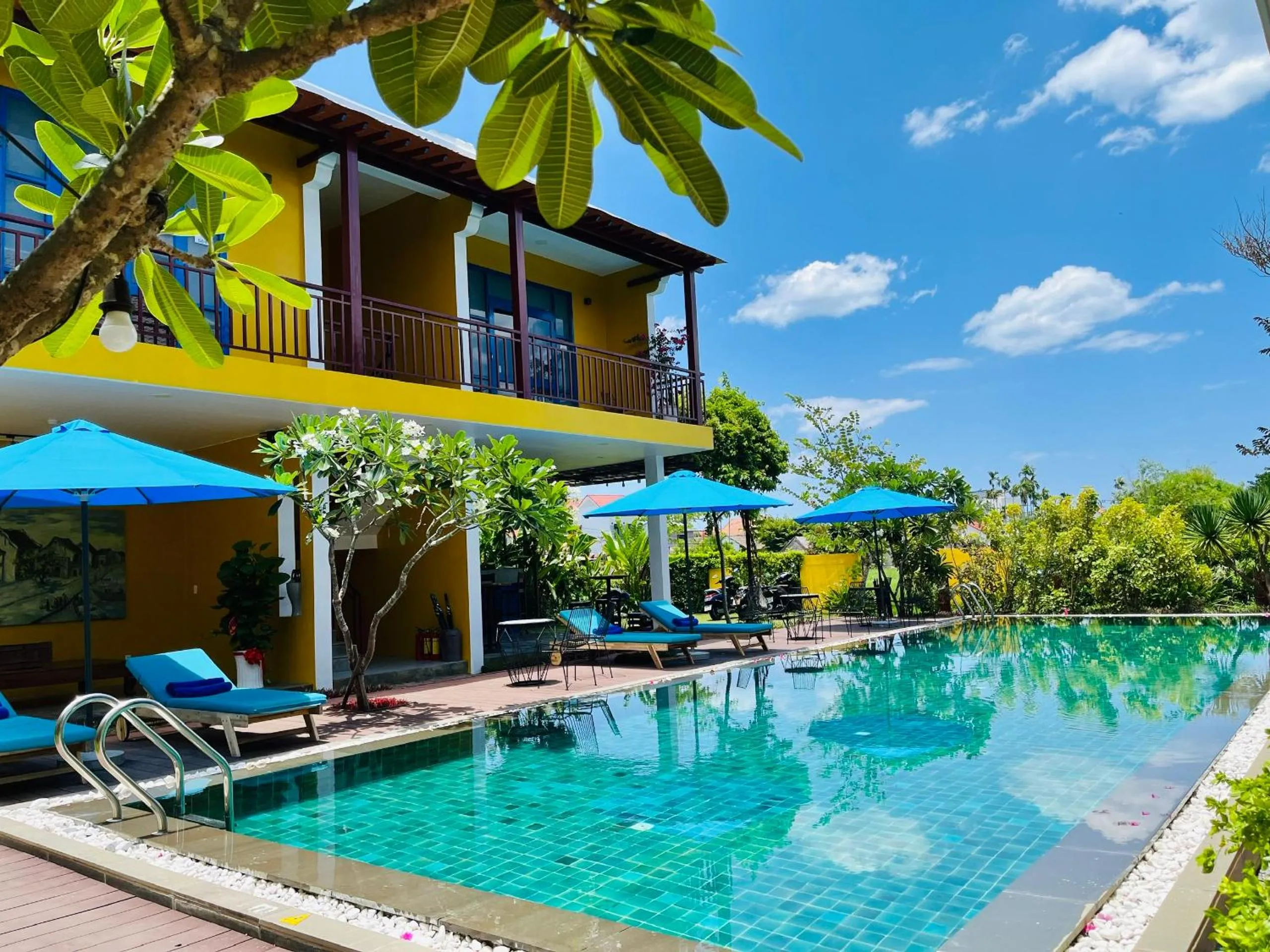Swimming pool in Chez Mimosa Rice Field Retreat