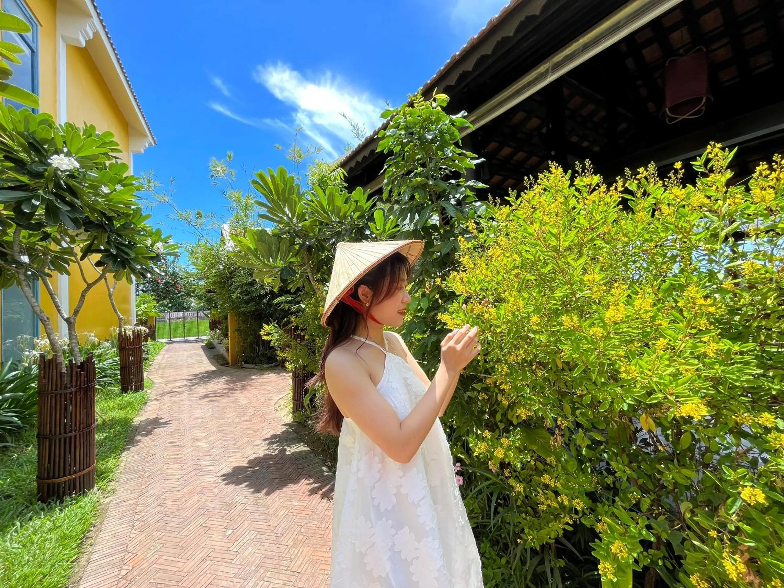 People in Chez Mimosa Rice Field Retreat