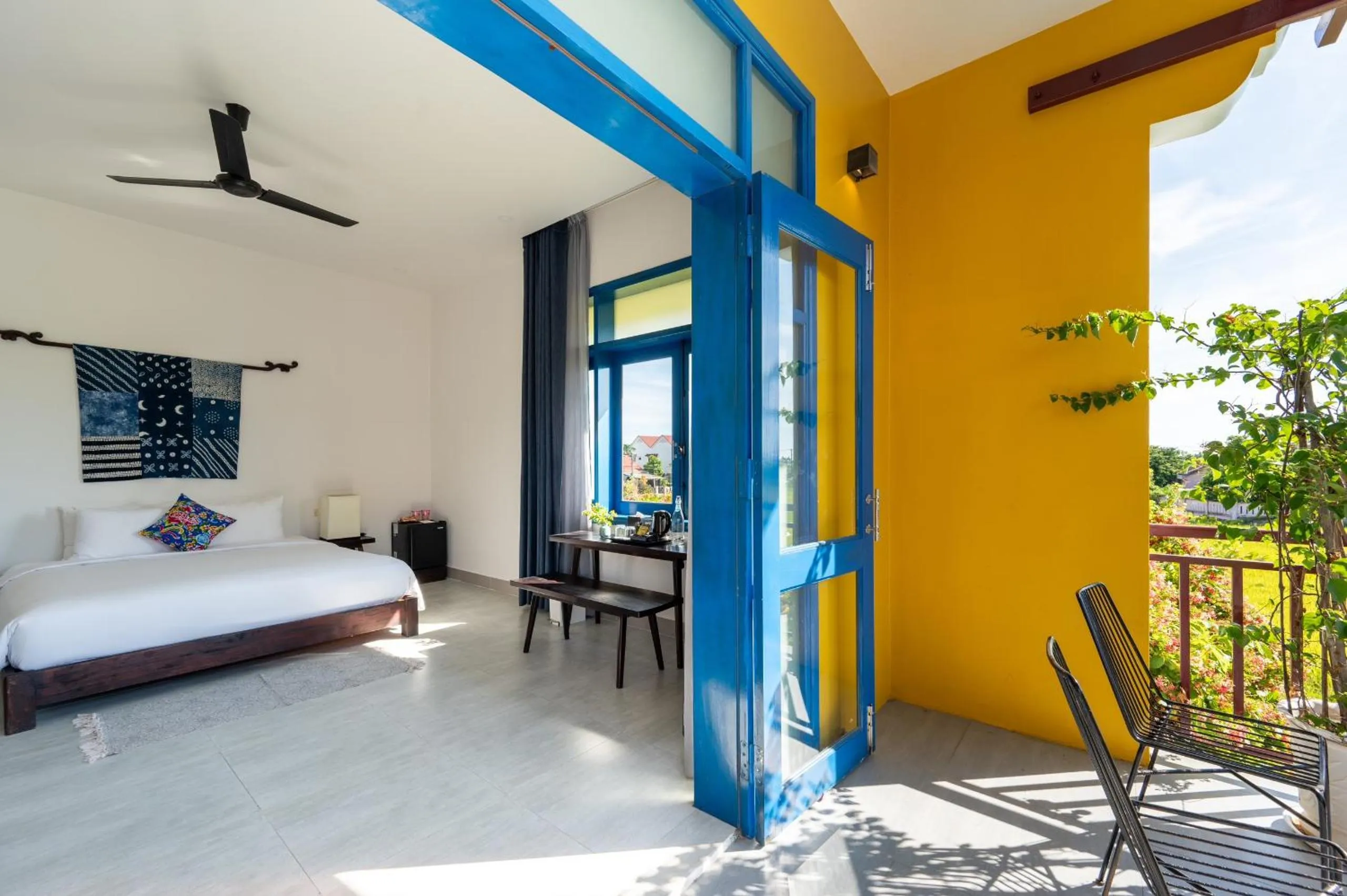 Photo of the whole room, Bed in Chez Mimosa Rice Field Retreat