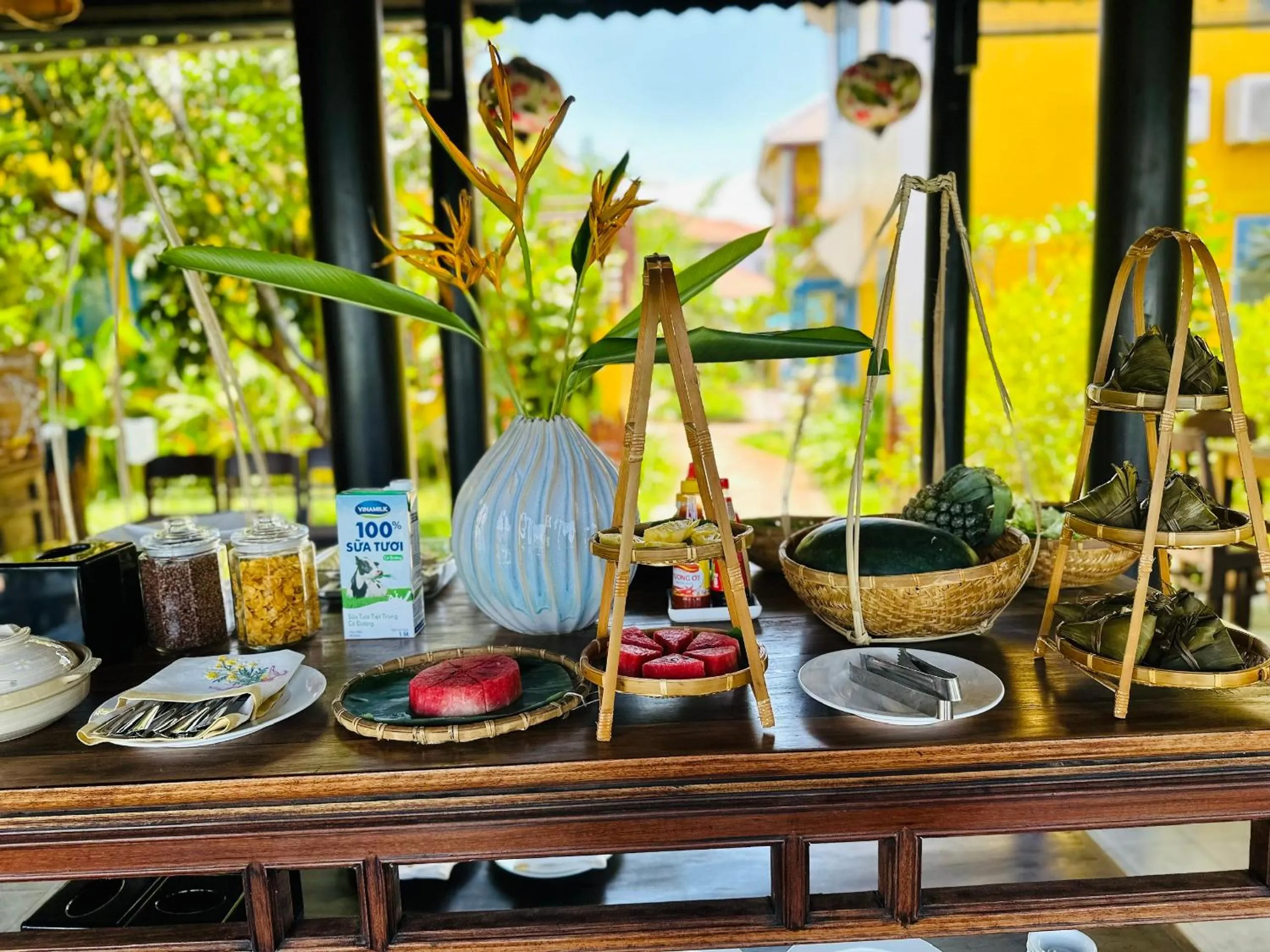 Restaurant/places to eat in Chez Mimosa Rice Field Retreat