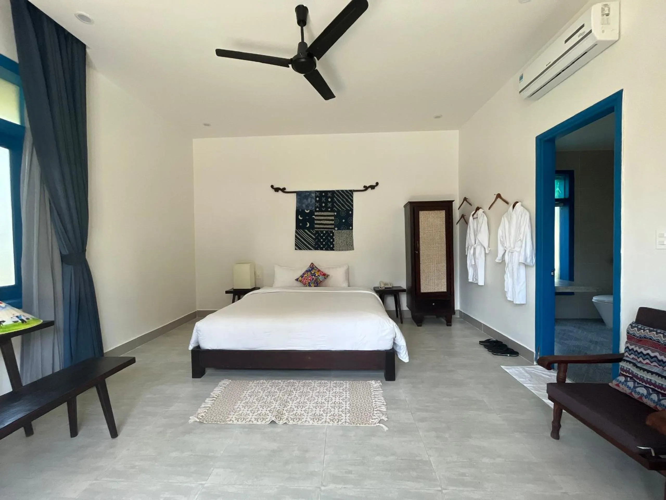 Photo of the whole room, Bed in Chez Mimosa Rice Field Retreat