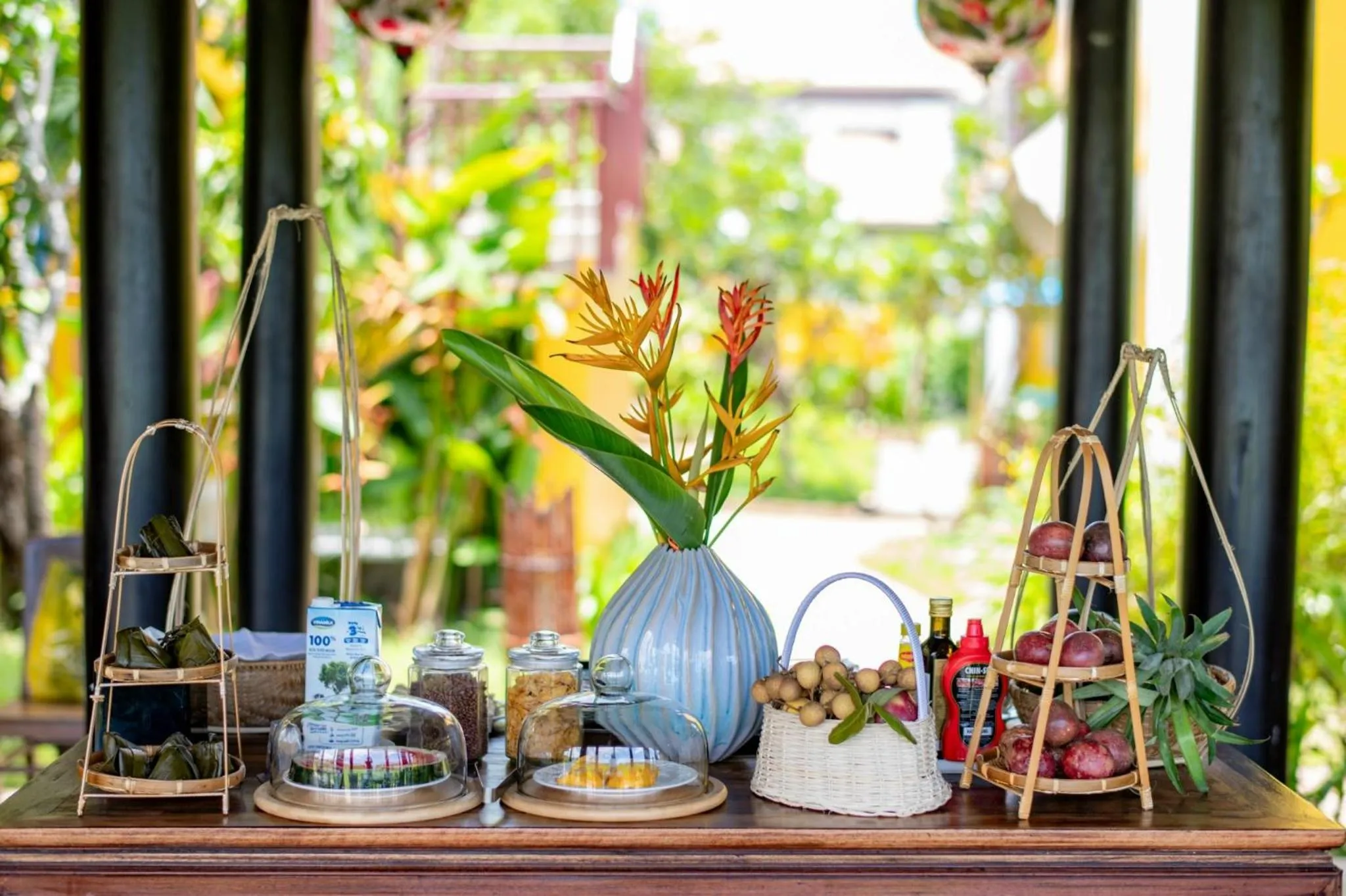 Restaurant/places to eat in Chez Mimosa Rice Field Retreat