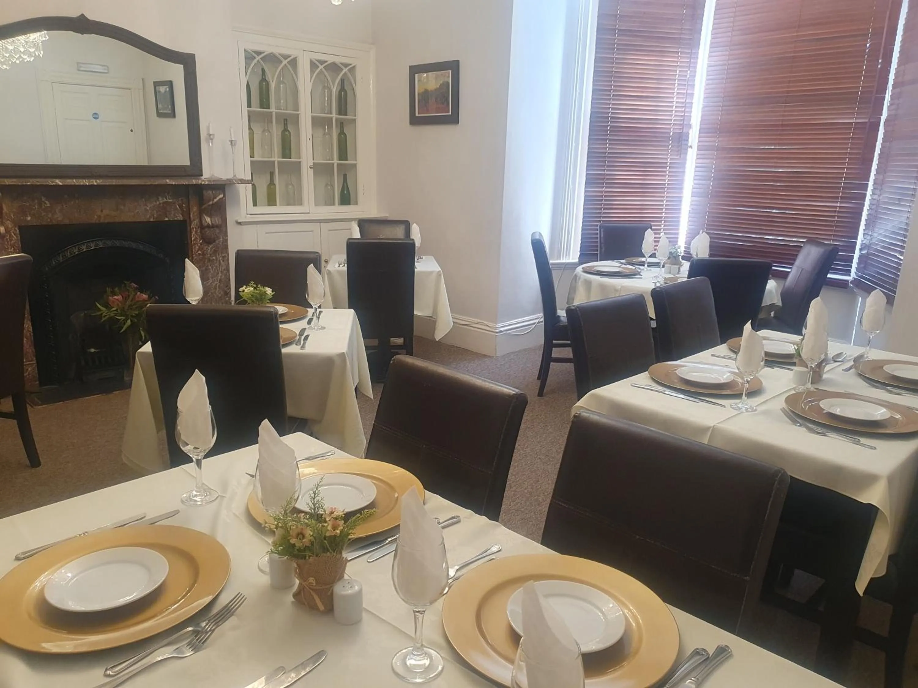 Restaurant/places to eat in The Shrubbery Hotel