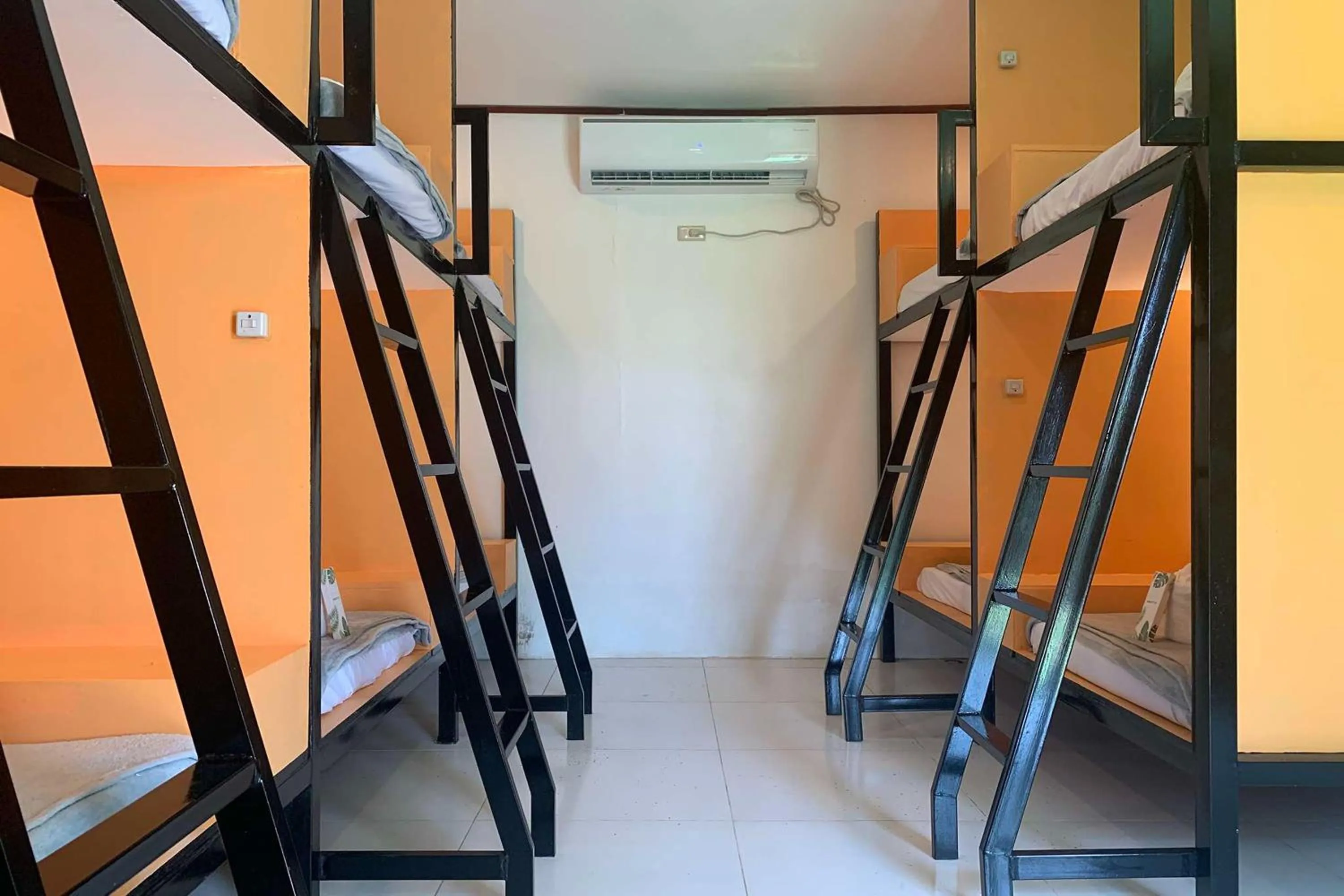 Photo of the whole room, Bed in Green Dale's Travellers Inn Puerto Princesa