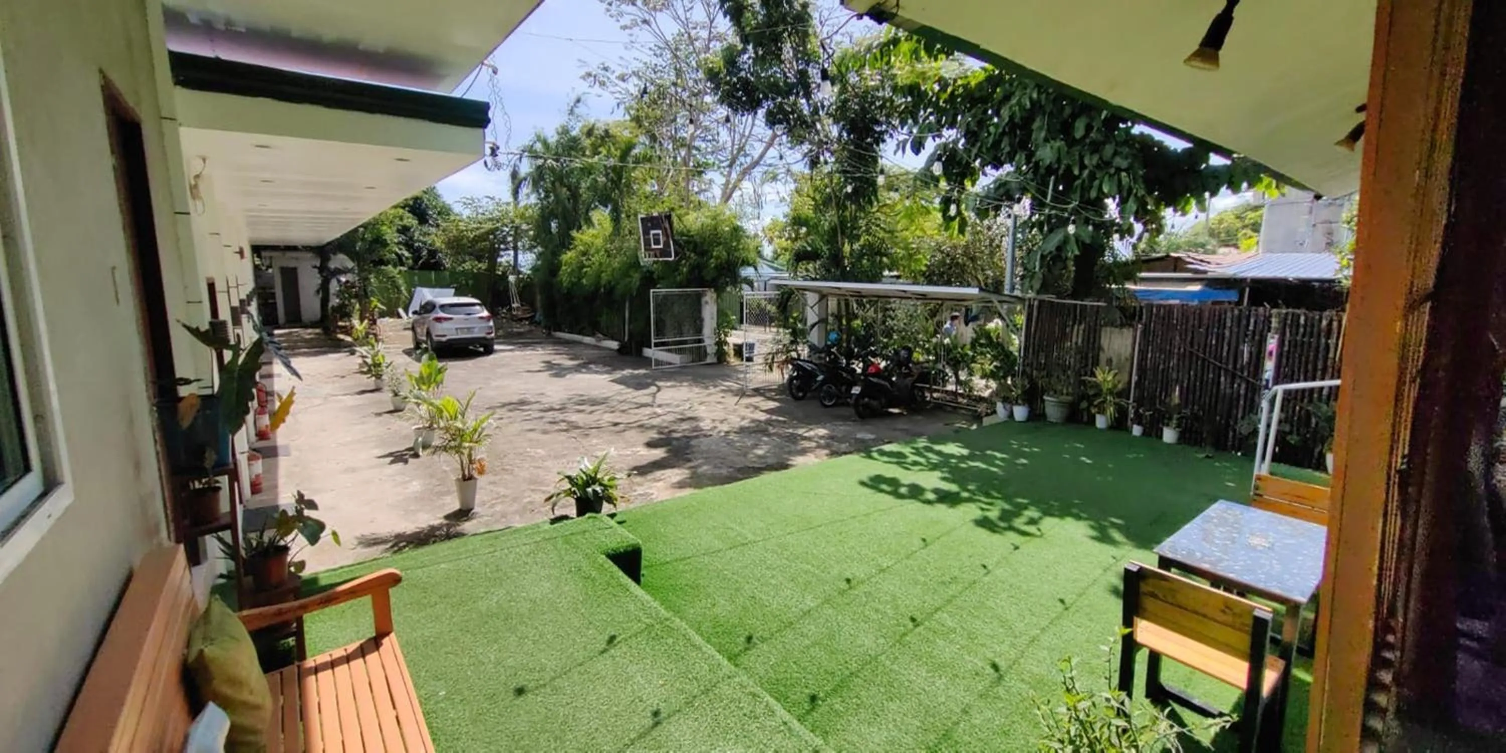 Balcony/Terrace in Green Dale's Travellers Inn Puerto Princesa